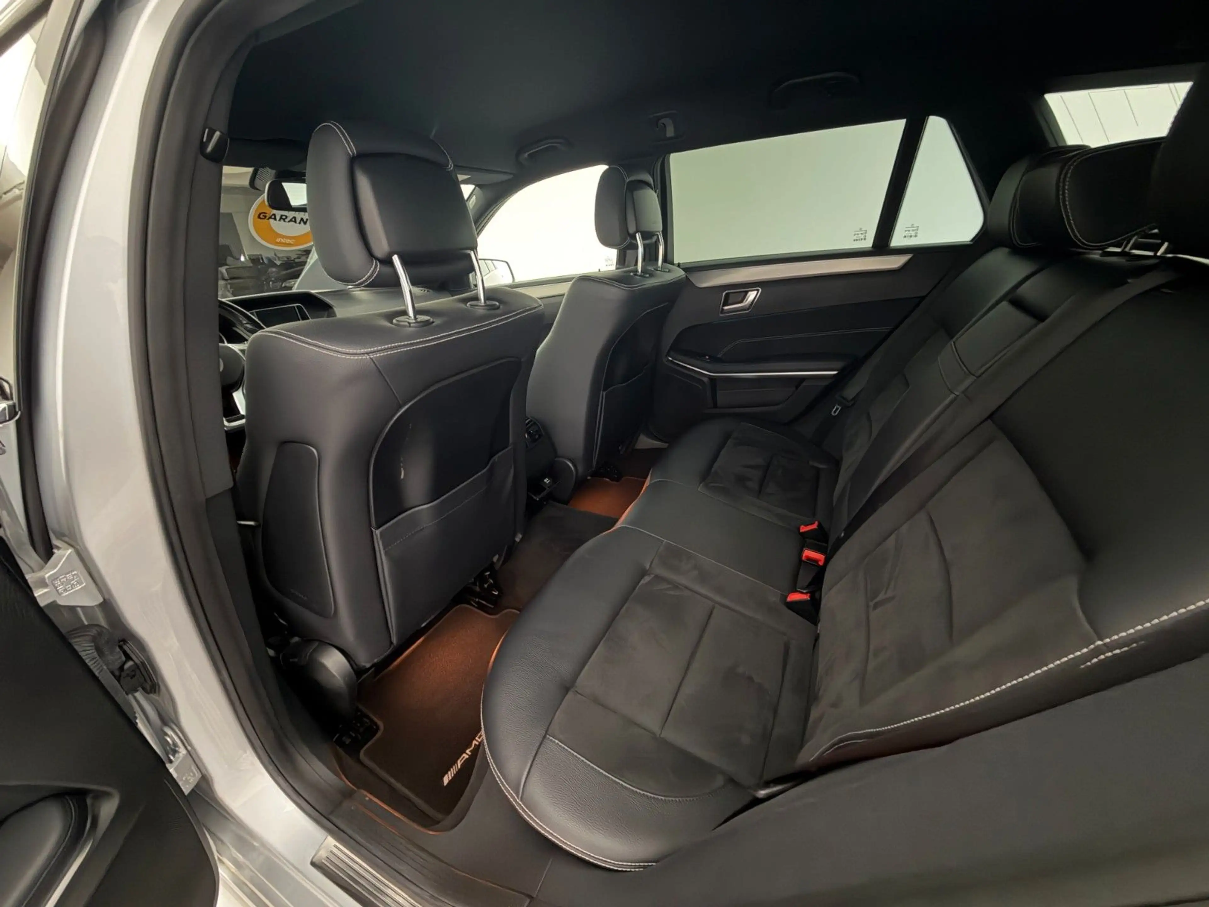 Mercedes-Benz E 200 T AMG/LED/LEDER/2.HD/SPORTSITZE/NAVI — photo 11