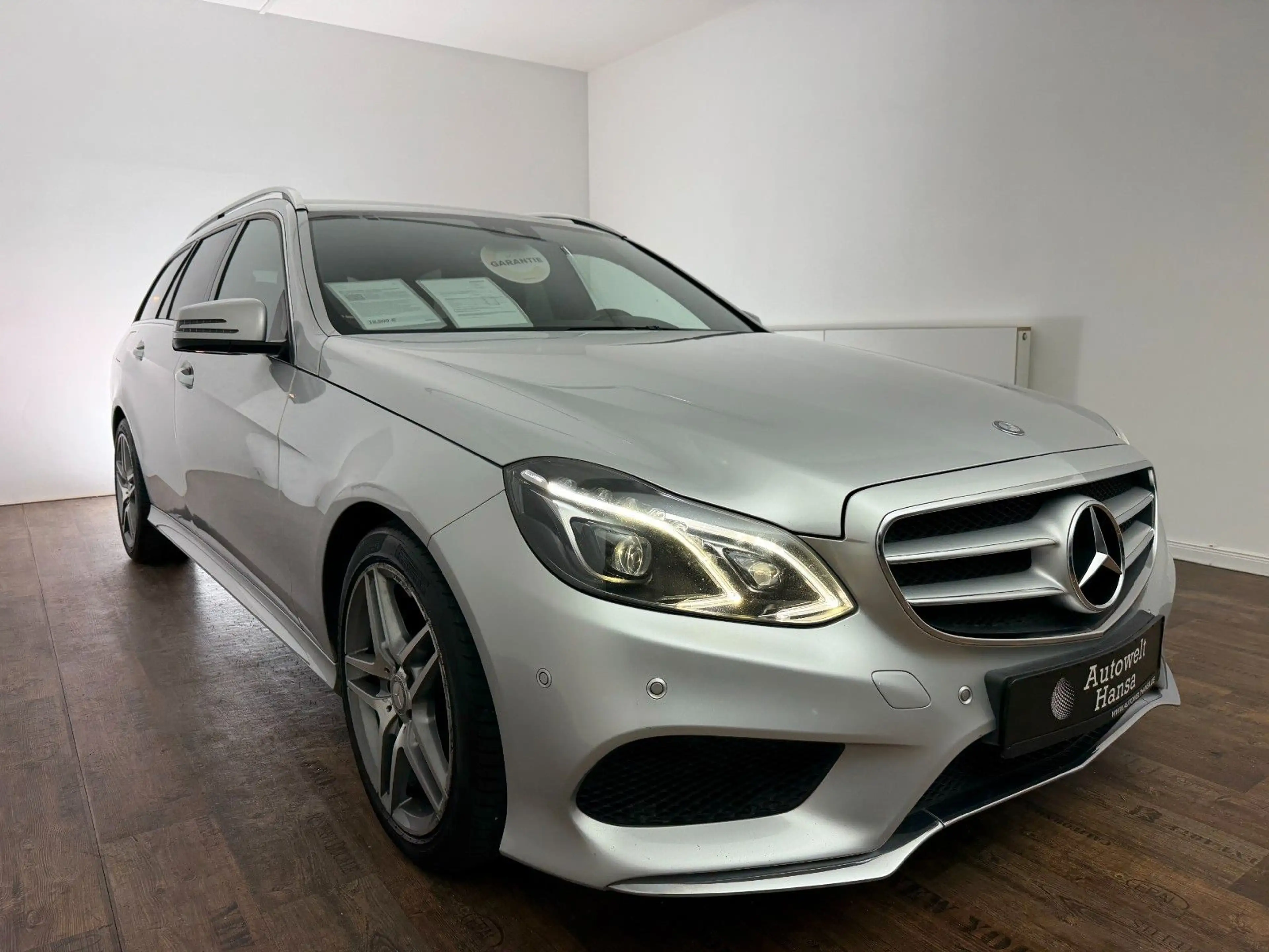 Mercedes-Benz E 200 T AMG/LED/LEDER/2.HD/SPORTSITZE/NAVI — photo 3