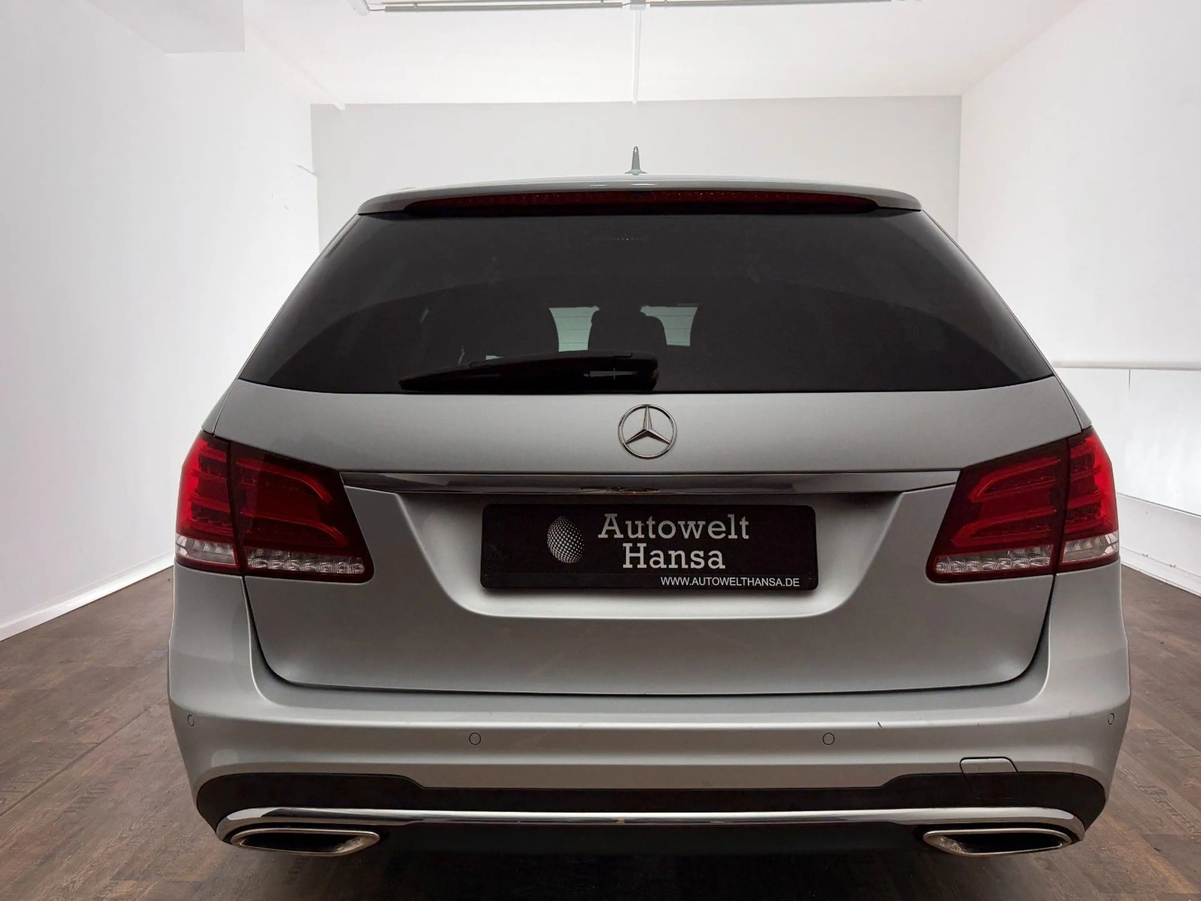 Mercedes-Benz E 200 T AMG/LED/LEDER/2.HD/SPORTSITZE/NAVI — photo 5
