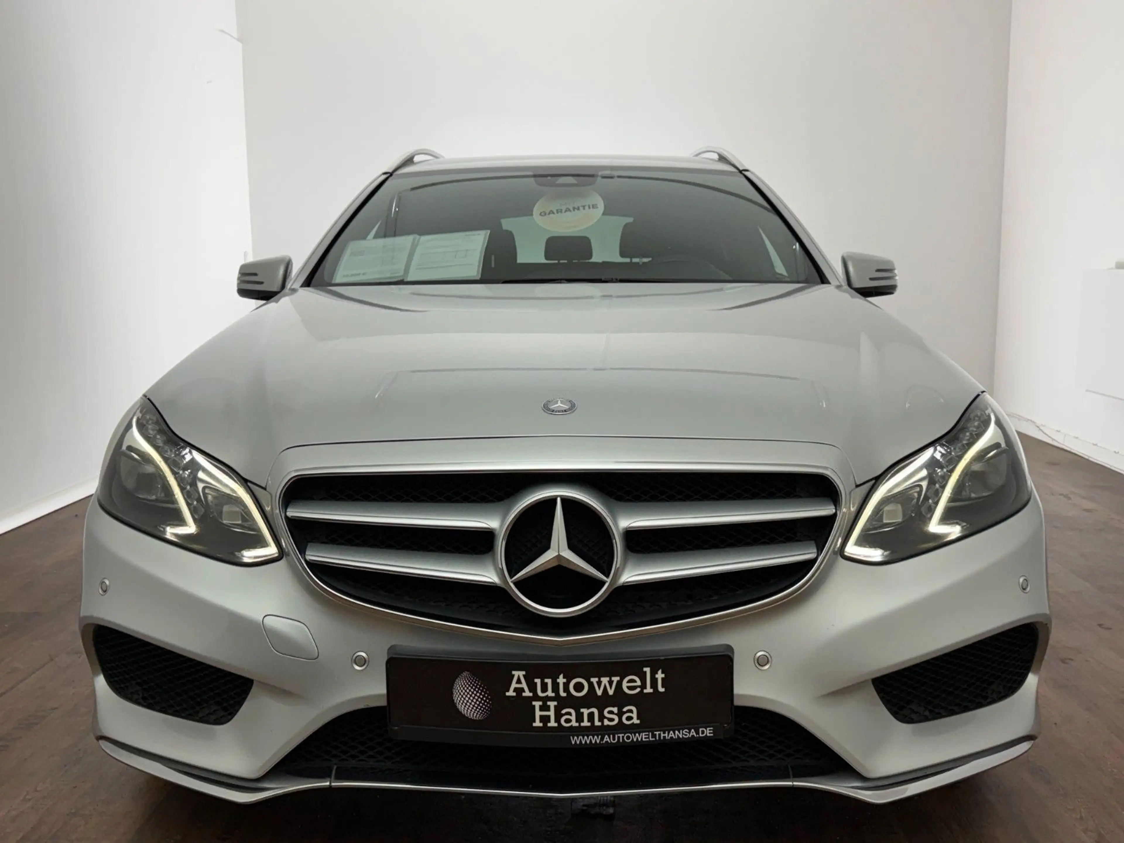 Mercedes-Benz E 200 T AMG/LED/LEDER/2.HD/SPORTSITZE/NAVI — photo 2