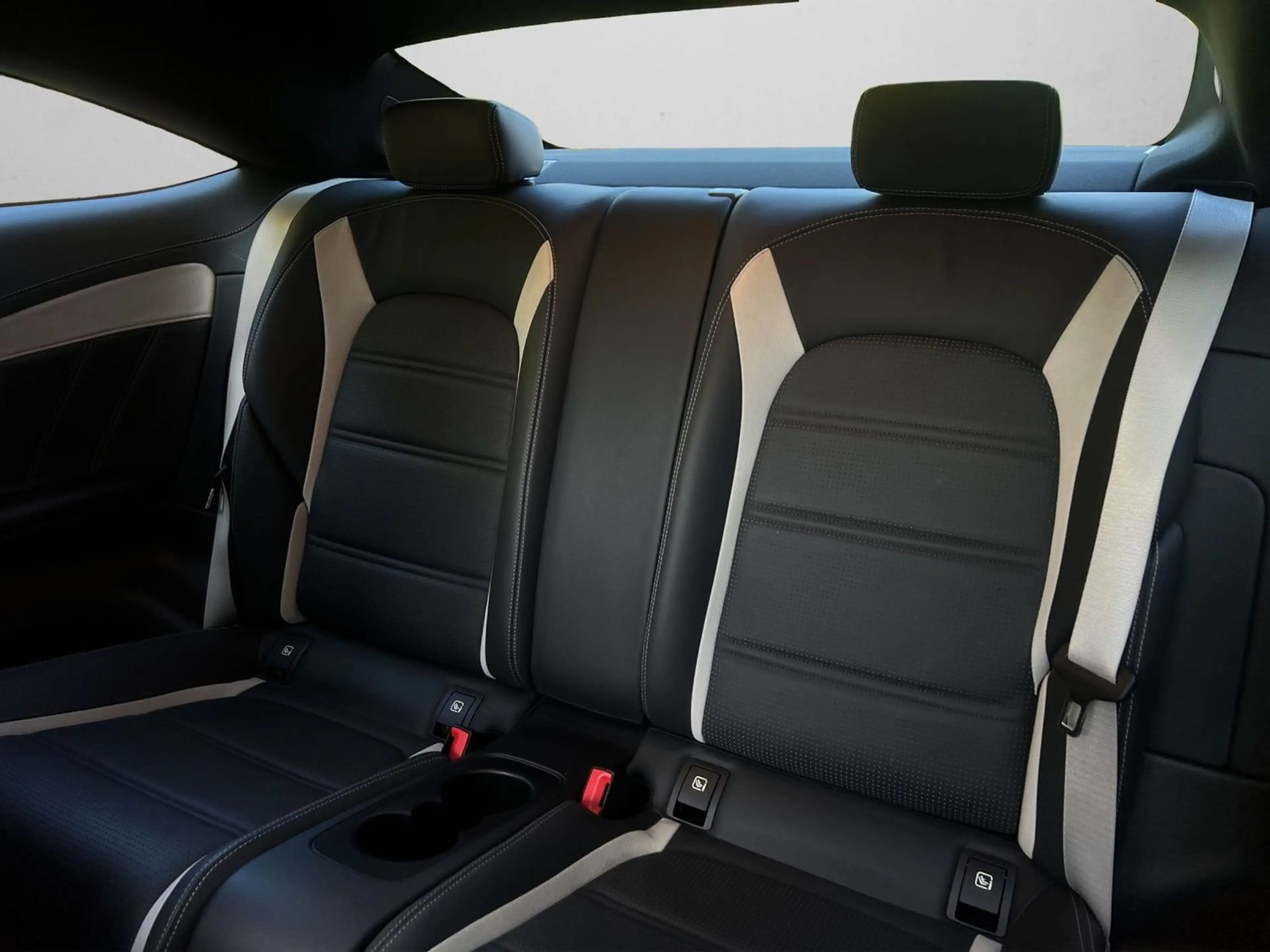 Mercedes-Benz C 63 AMG S Pano° Multibeam°Keyless°Memory°360°Burmester° — photo 11
