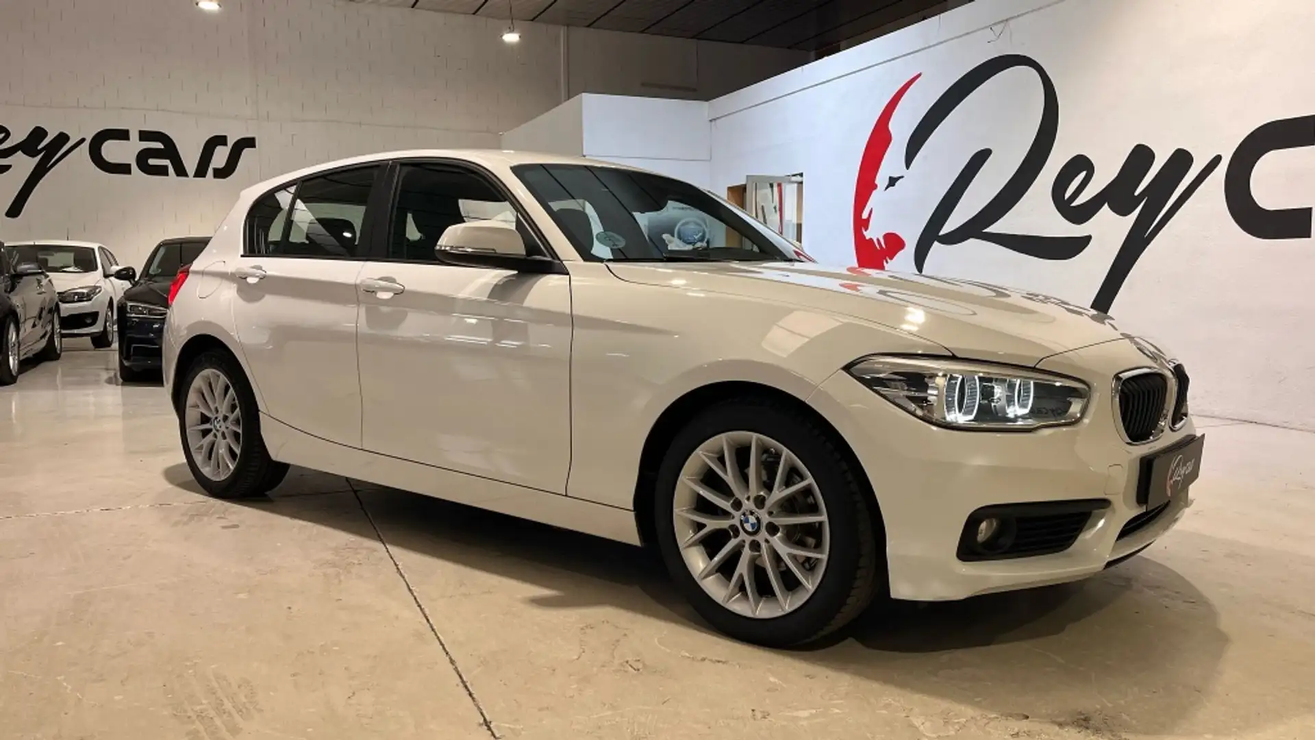 BMW 116 116d Blanc - 1