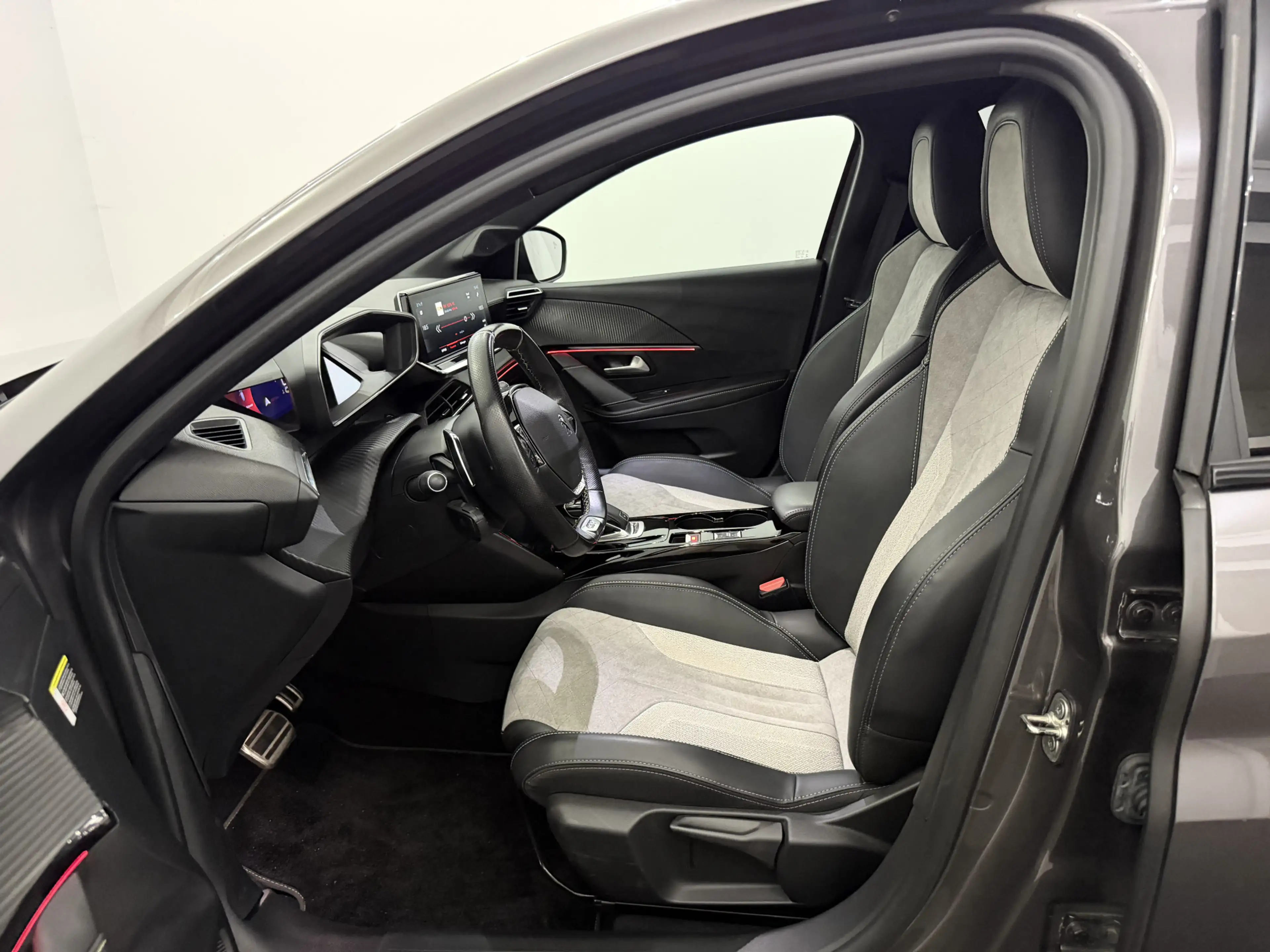 Peugeot 208 1.2 PureTech GT Pack Camera, Navi, Keyless start, — photo 7