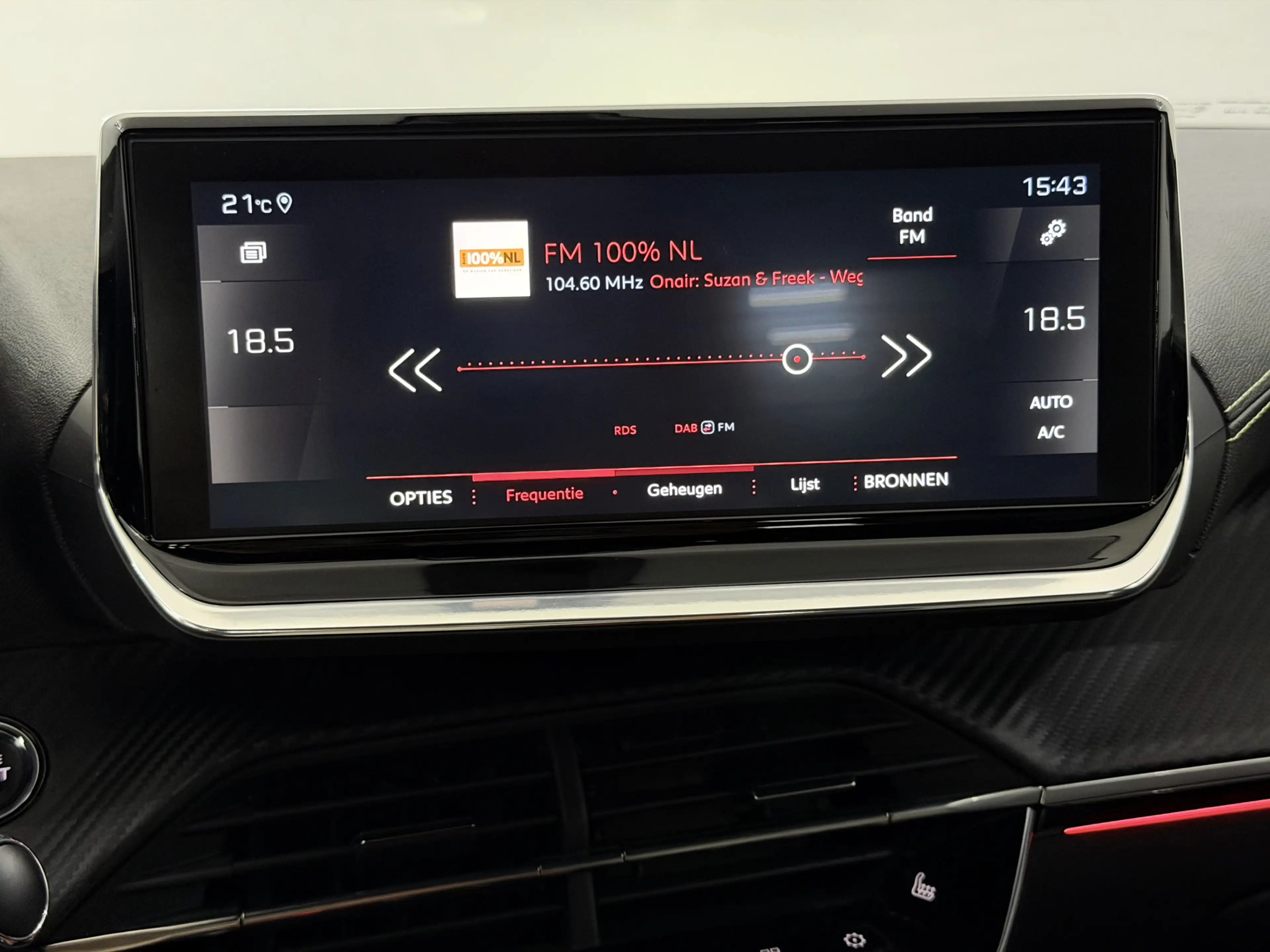 Peugeot 208 1.2 PureTech GT Pack Camera, Navi, Keyless start, — photo 17