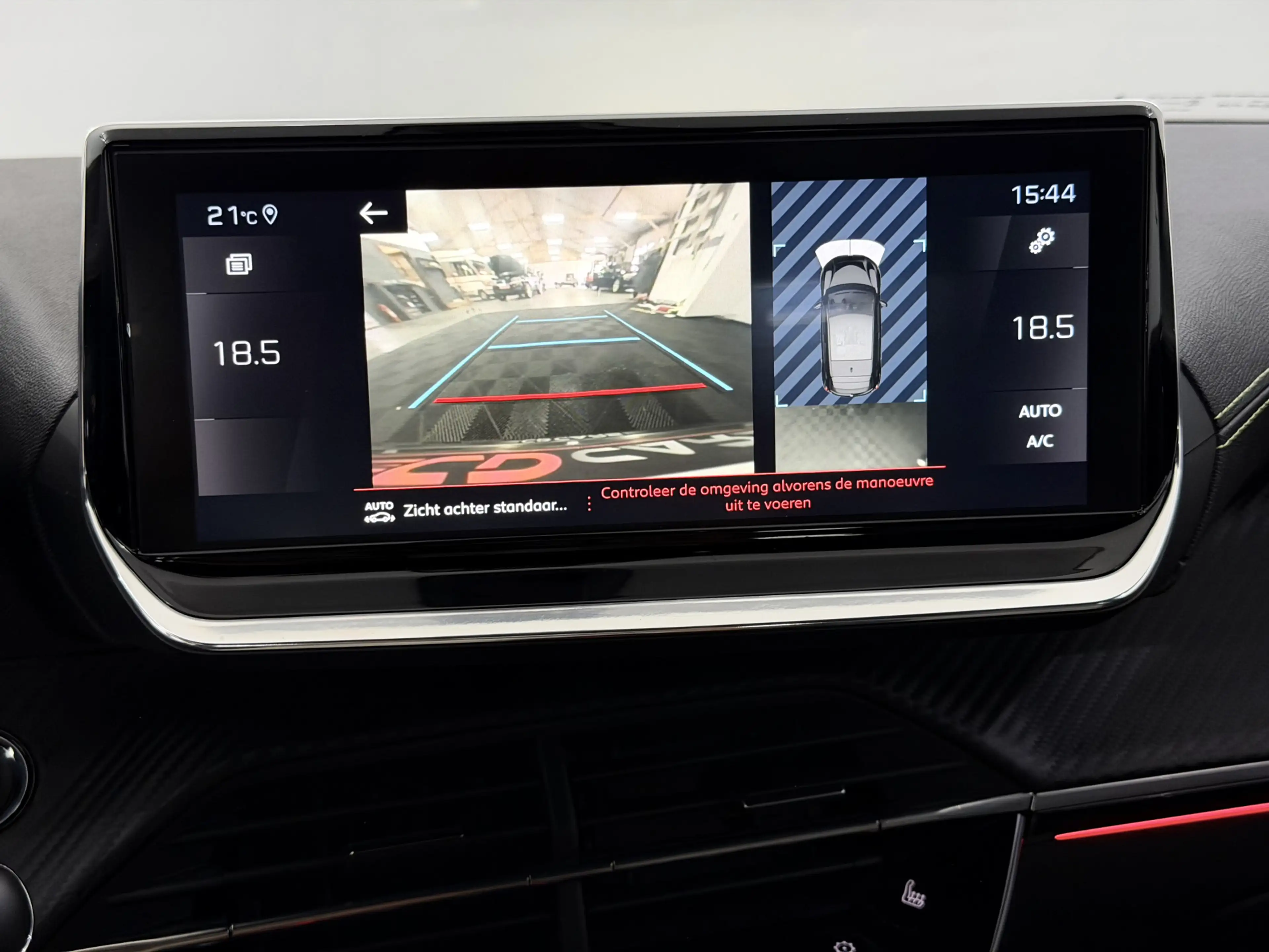 Peugeot 208 1.2 PureTech GT Pack Camera, Navi, Keyless start, — photo 18