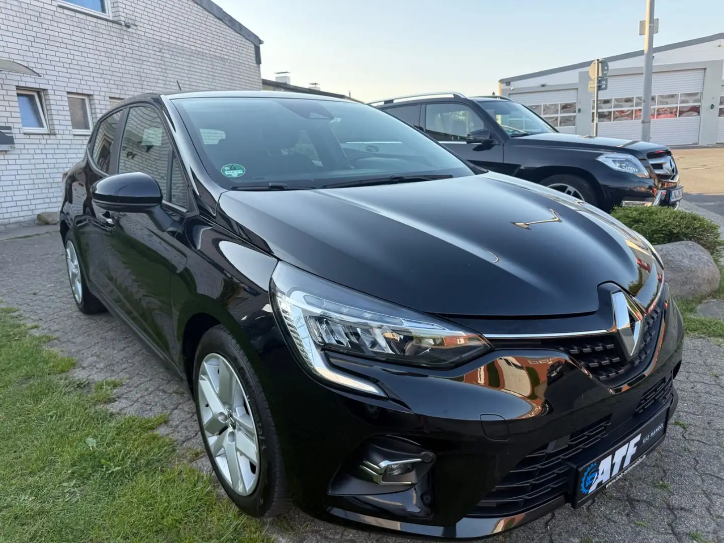 Renault Clio V Business Edition TCe 90 Schwarz - 2