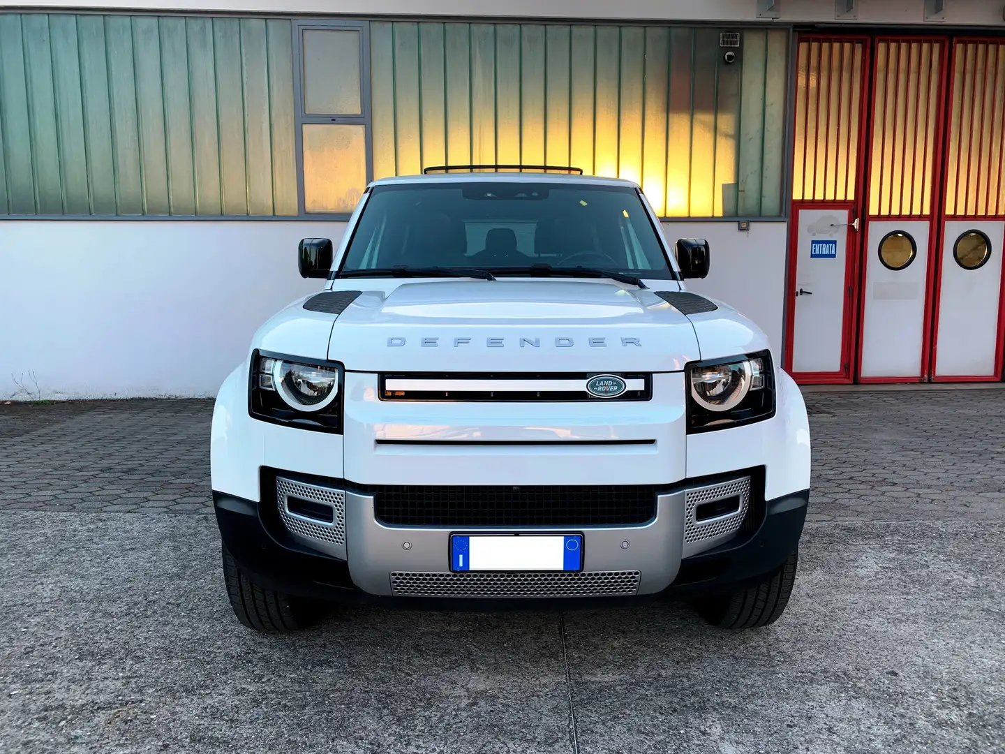 Land Rover Defender 90 3.0D i6 MHEV AWD TETTO NAVI PELLE LED TELEC. Bianco - 2