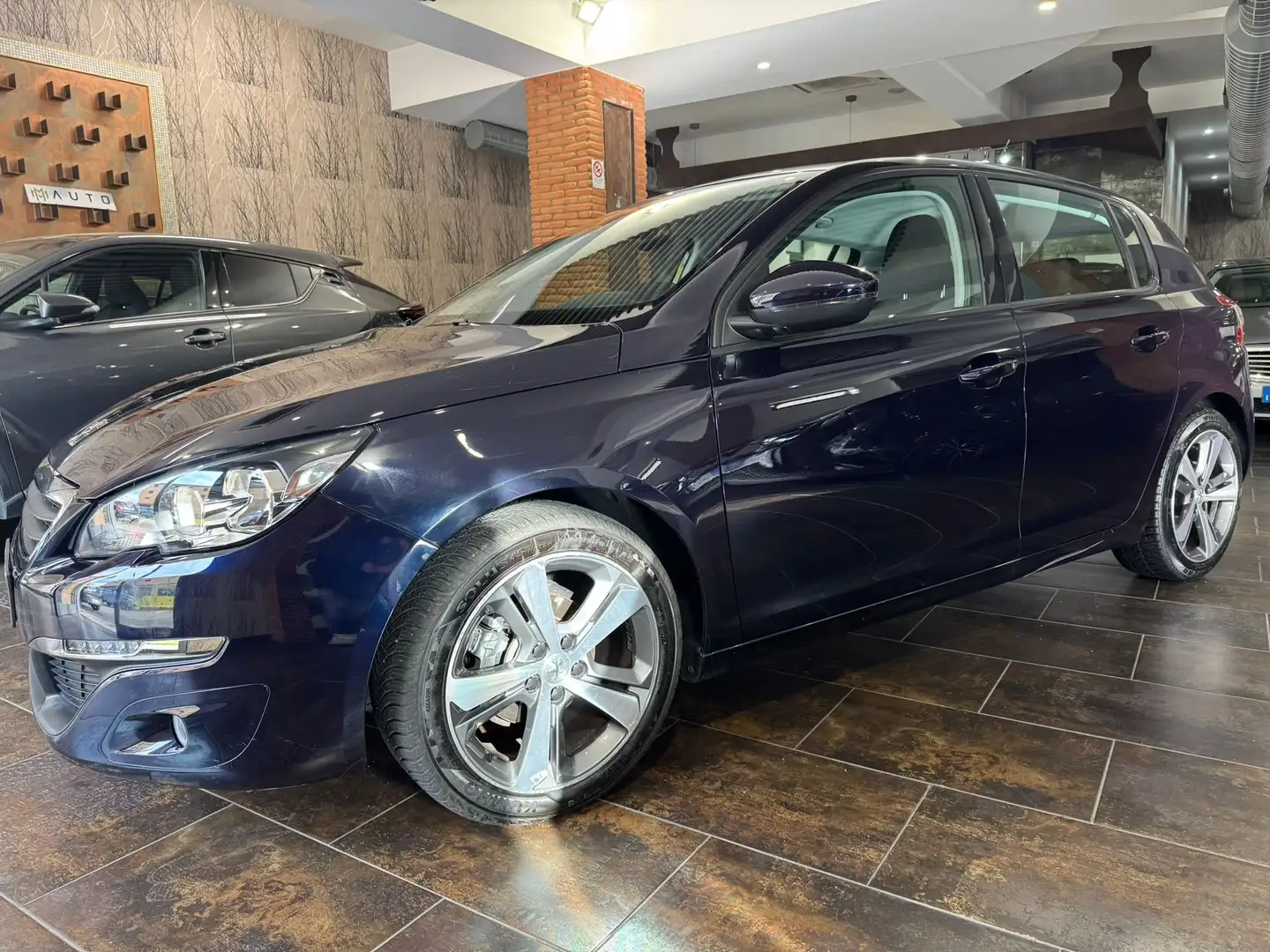 Peugeot 308 308 II 2013 5p 1.2 puretech t (e-thp) Active s Blau - 1