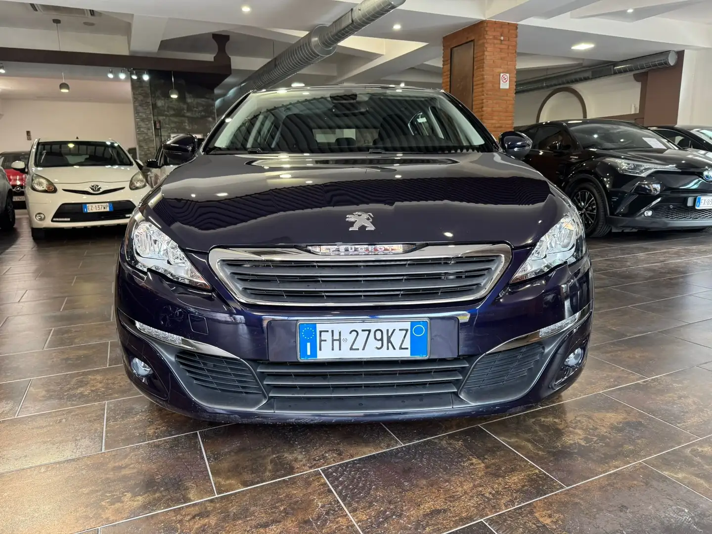 Peugeot 308 308 II 2013 5p 1.2 puretech t (e-thp) Active s Blau - 2