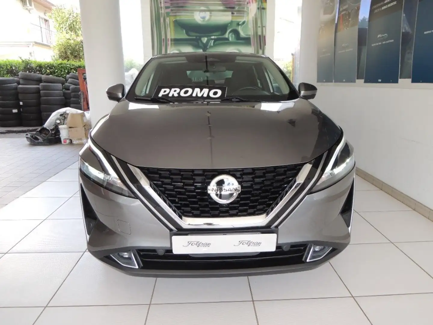 Nissan Qashqai MHEV 158 CV Xtronic Business Gris - 2