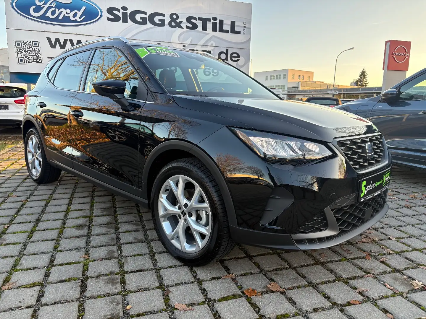 SEAT Arona 1.0 TSI FR LED*NAV*KLIMAAUT*SHZ*PDC*VIRTUAL Schwarz - 2