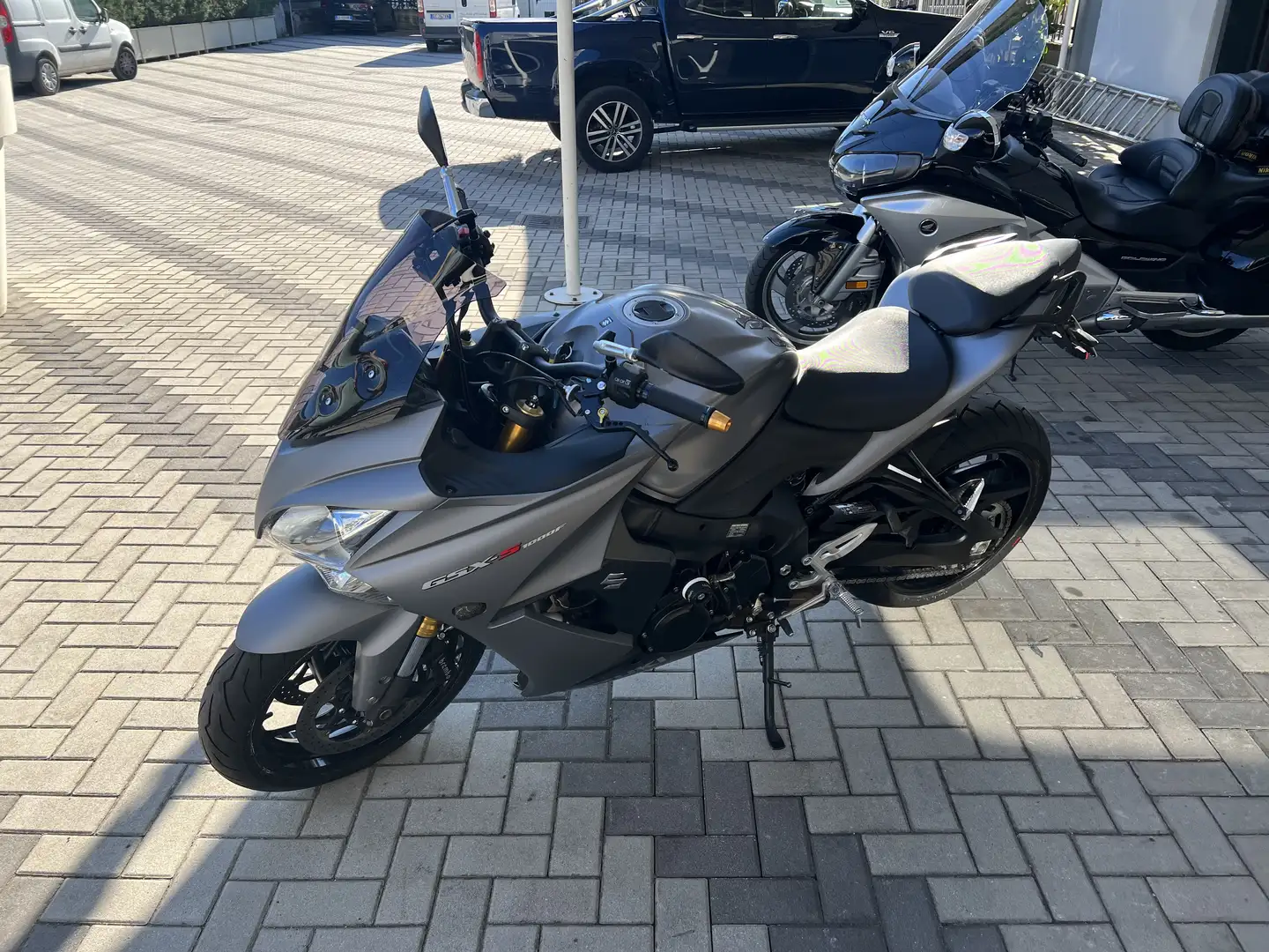 Suzuki GSX-S 1000 f - 1