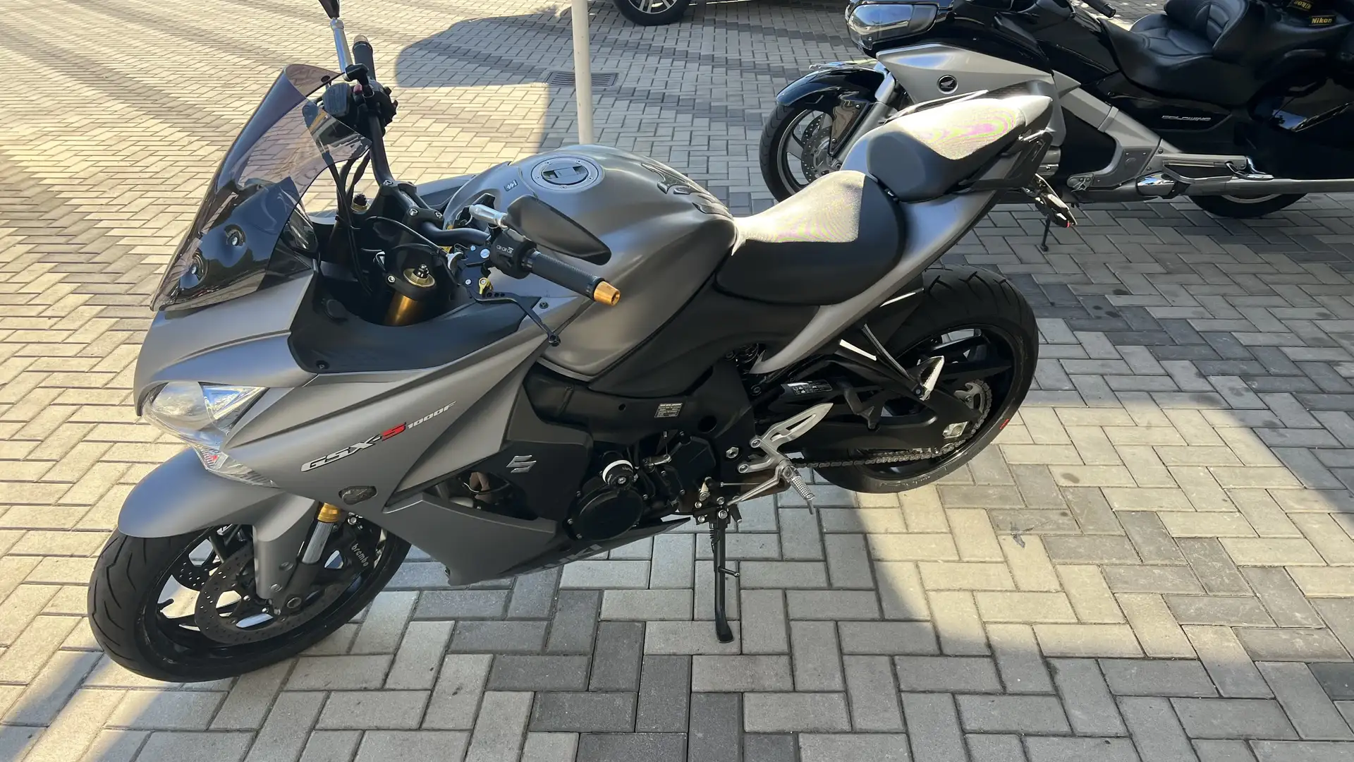 Suzuki GSX-S 1000 f - 2