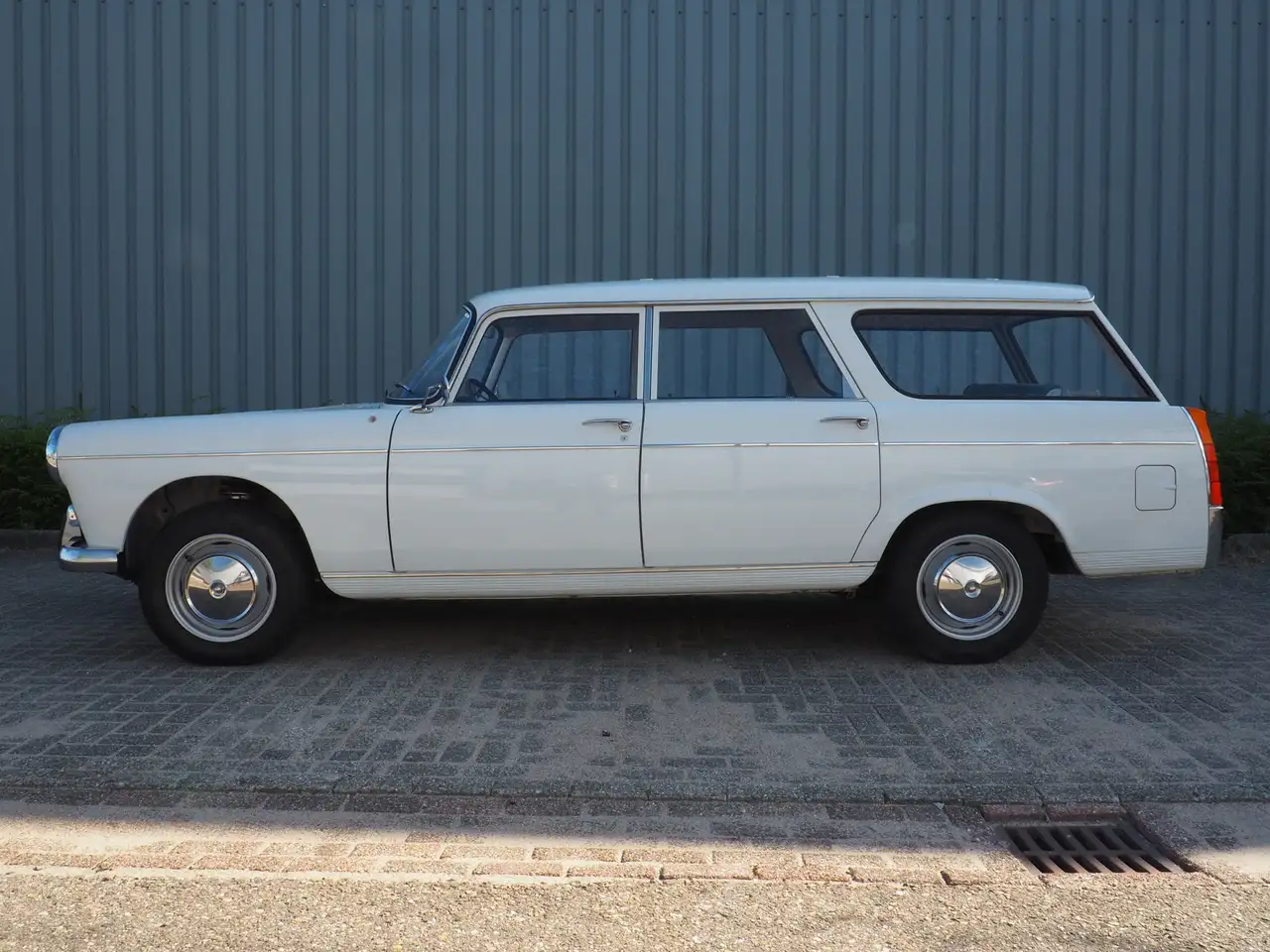 Peugeot 404 Familiale, foto 4
