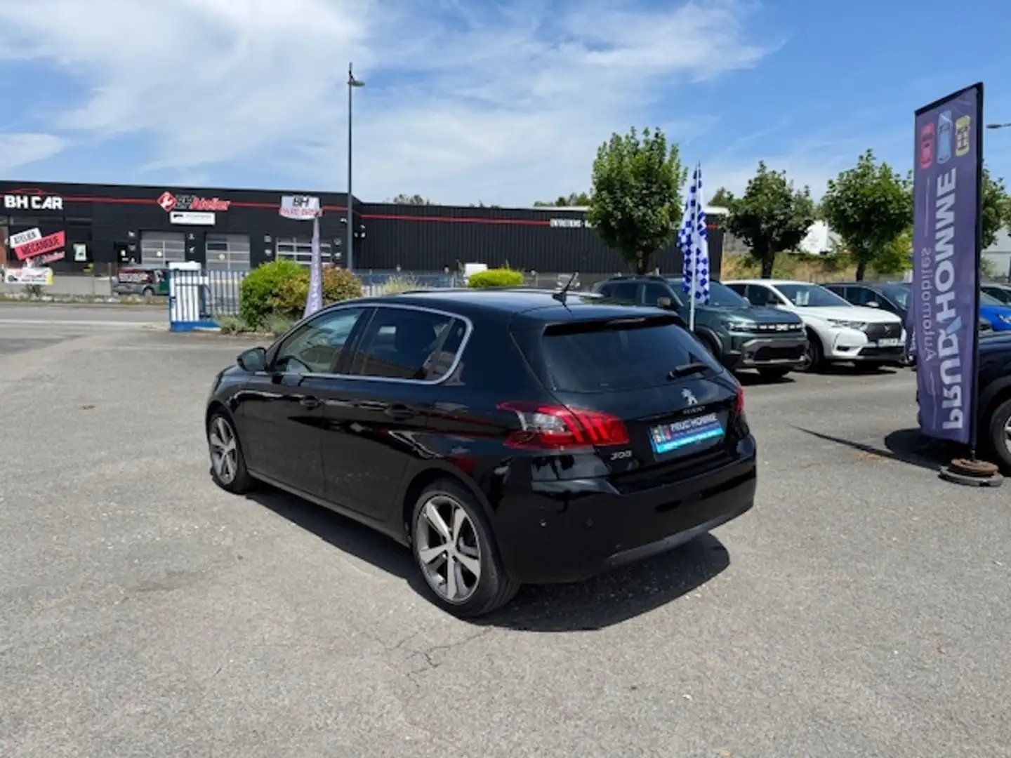 Peugeot 308 1.2 PURETECH 130CH  TECH EDITION + PARK ASSIST Zwart - 2