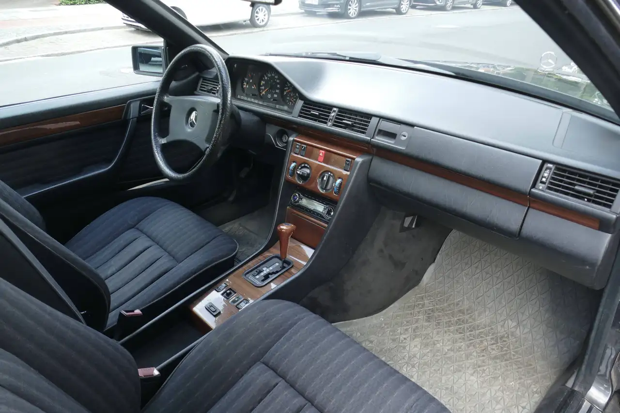 Mercedes-Benz 230 Sport Coupé 230 CE, foto 3