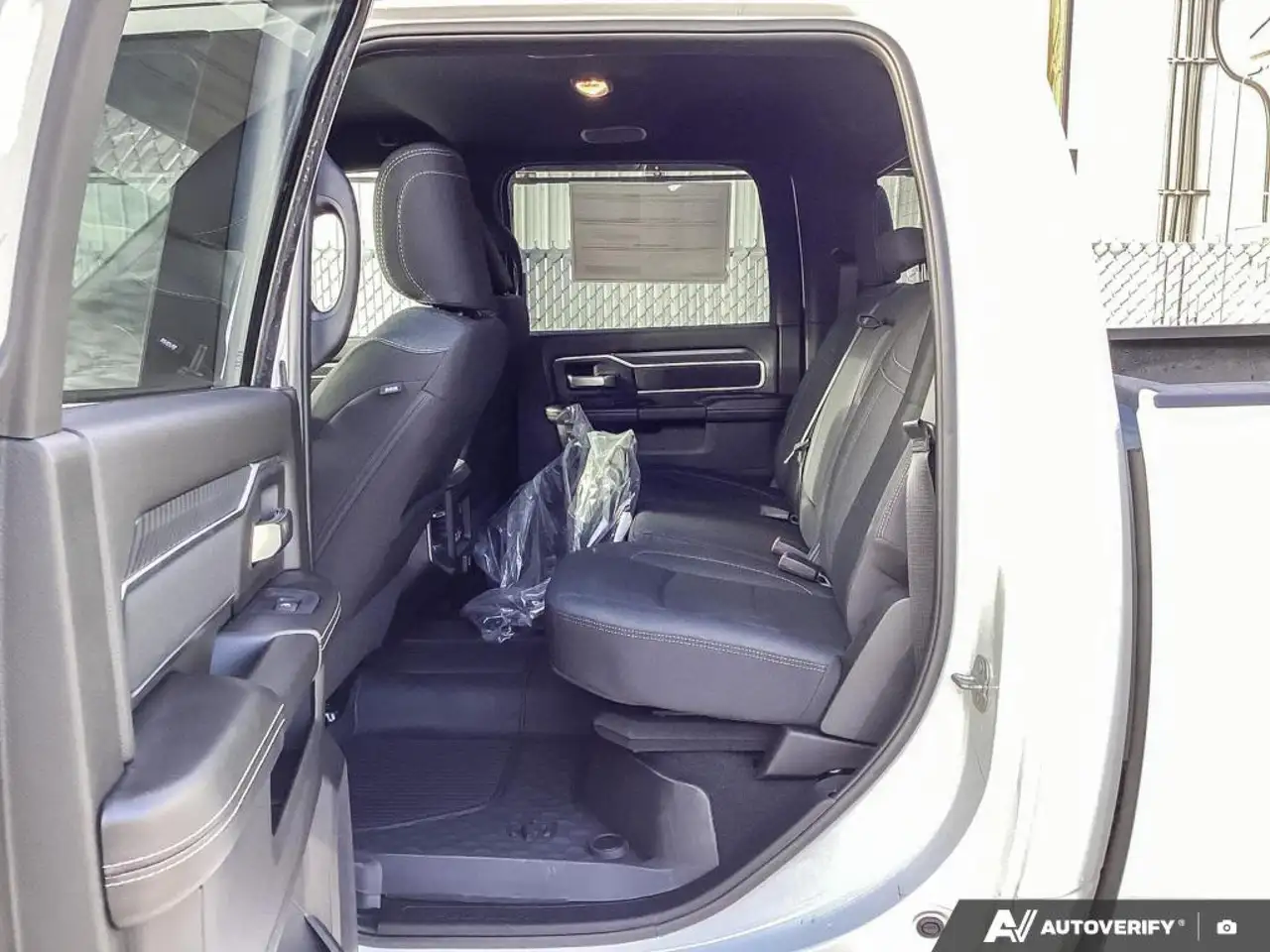 RAM 2500 снимка RAM 2500