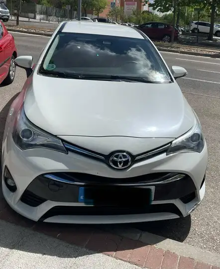 Toyota Avensis 150D Advance (2015-) 2017