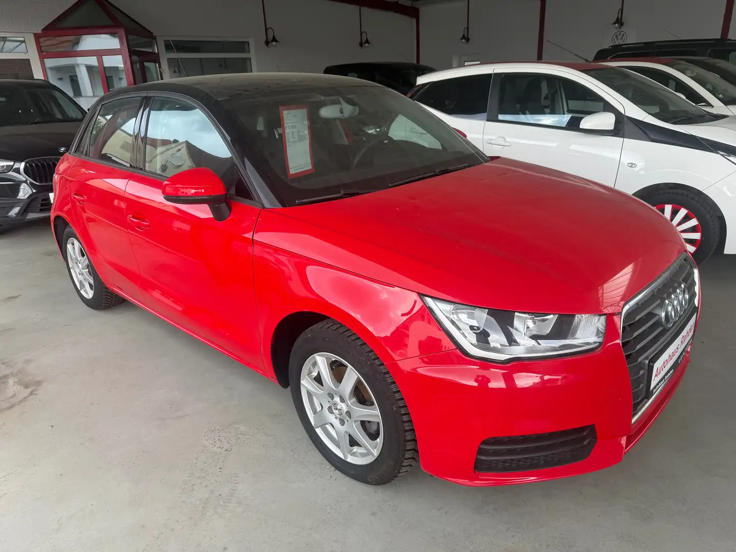 Audi A1 1.0 TFSI ultra Sportback Rouge - 1