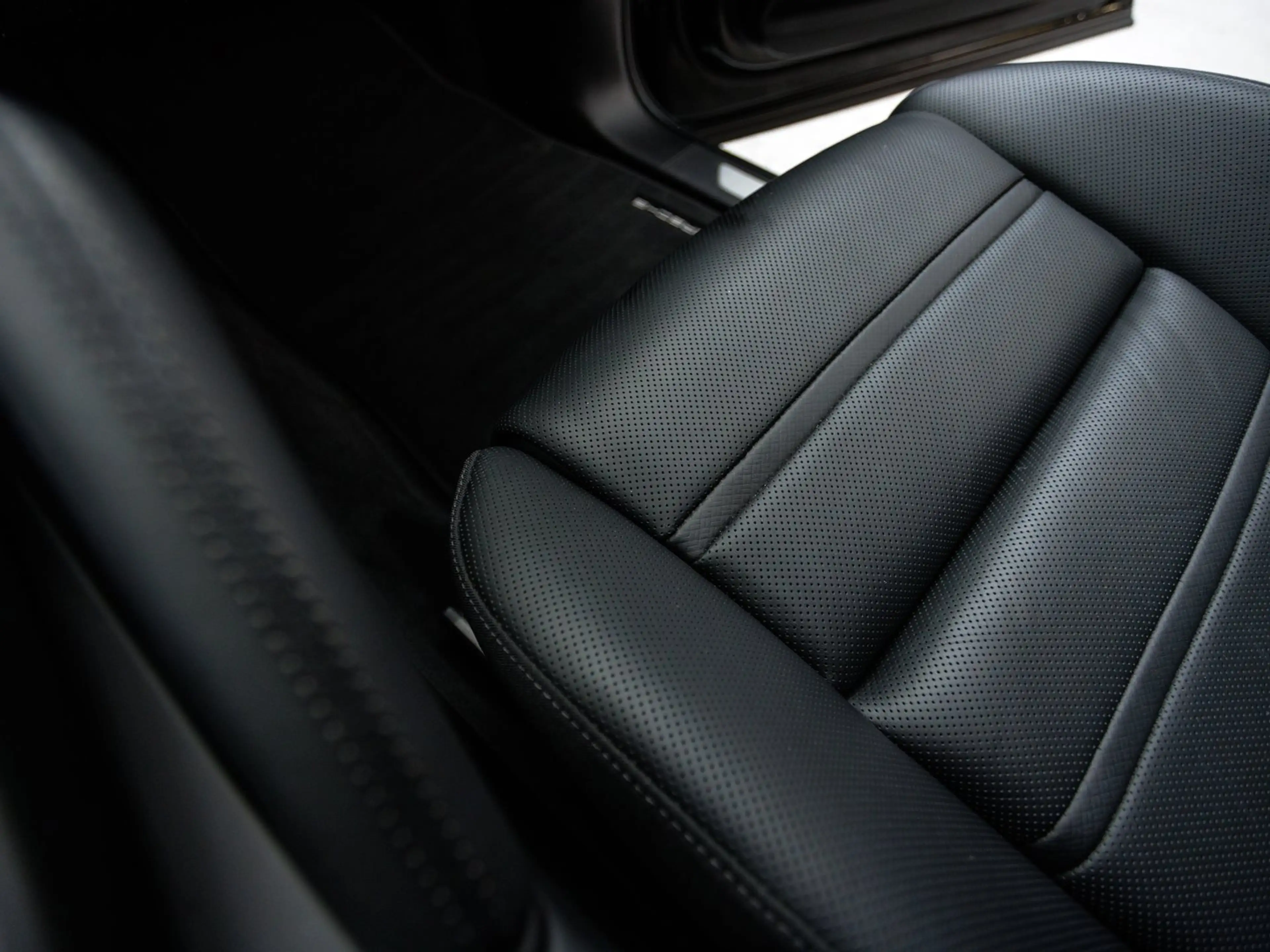 Porsche Cayenne Turbo E-Hybrid — photo 10