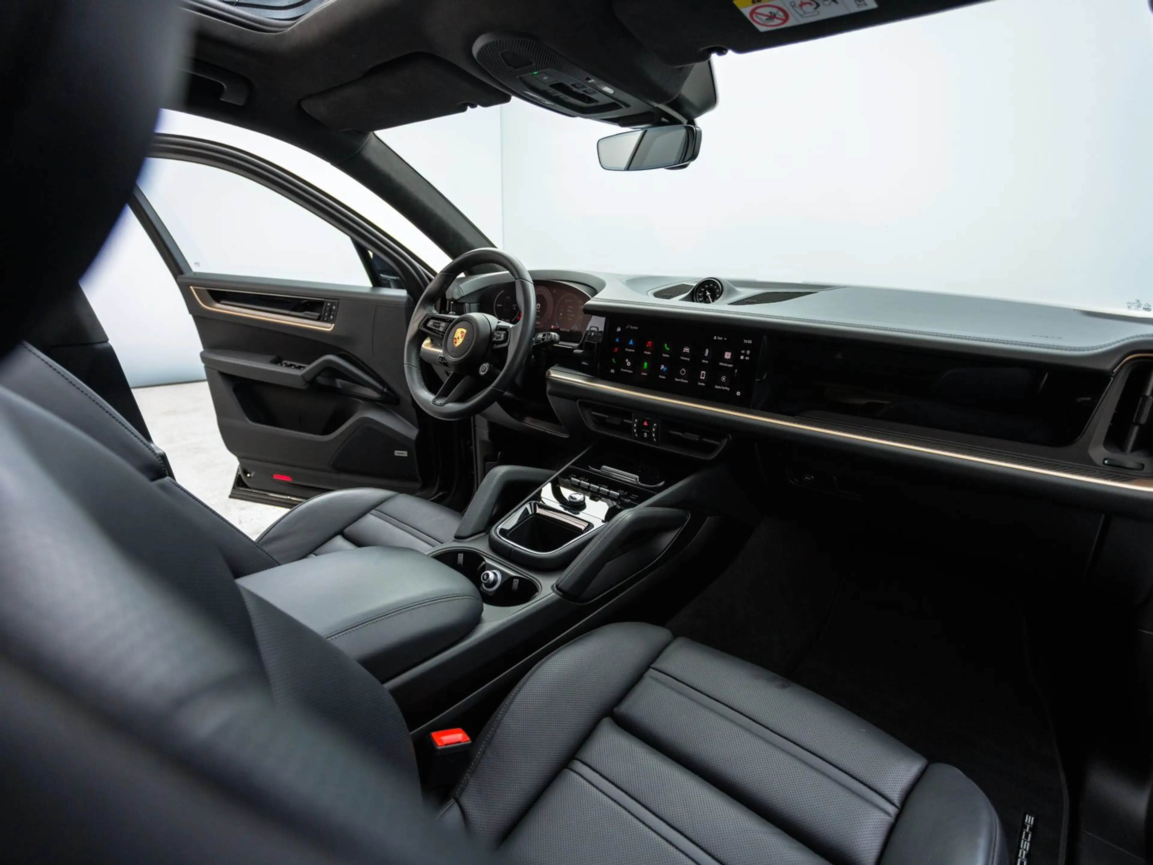 Porsche Cayenne Turbo E-Hybrid — photo 15