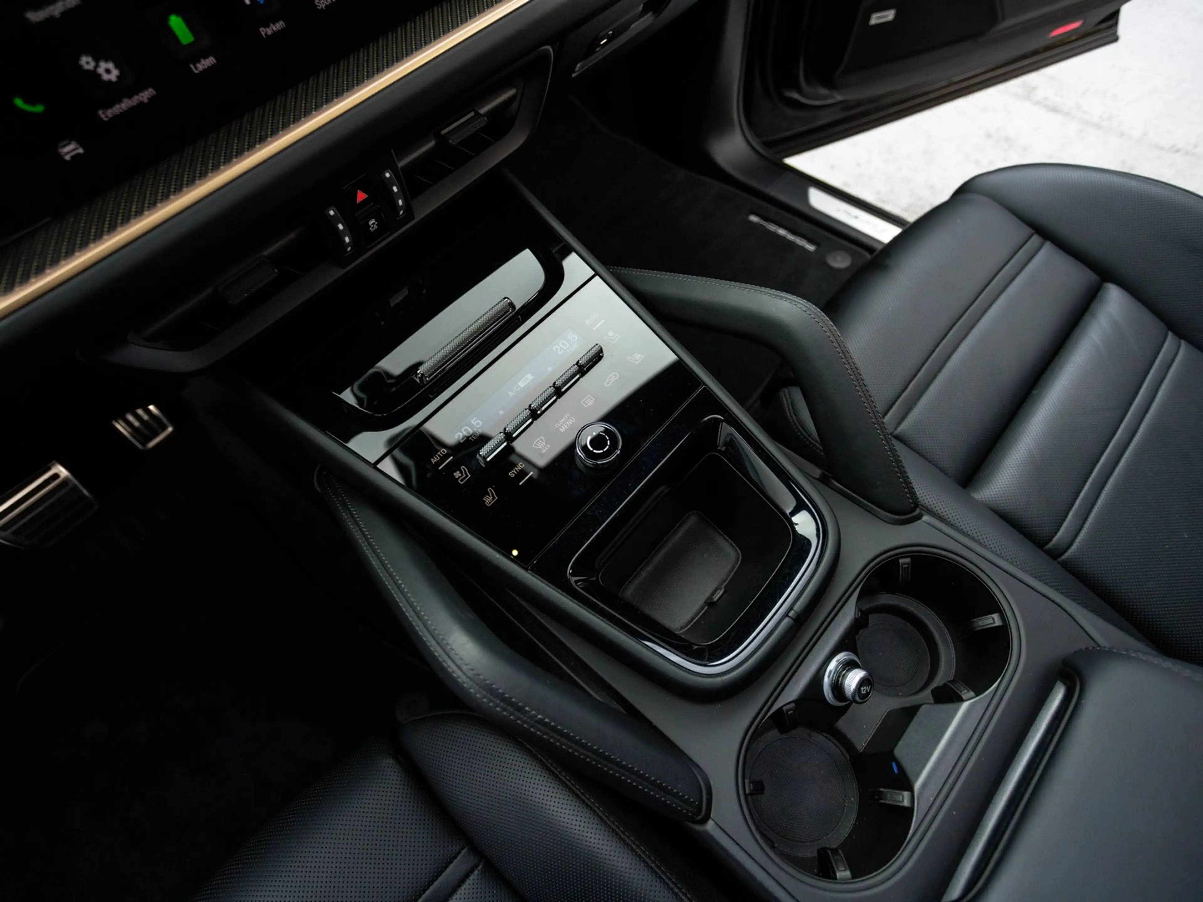 Porsche Cayenne Turbo E-Hybrid — photo 9