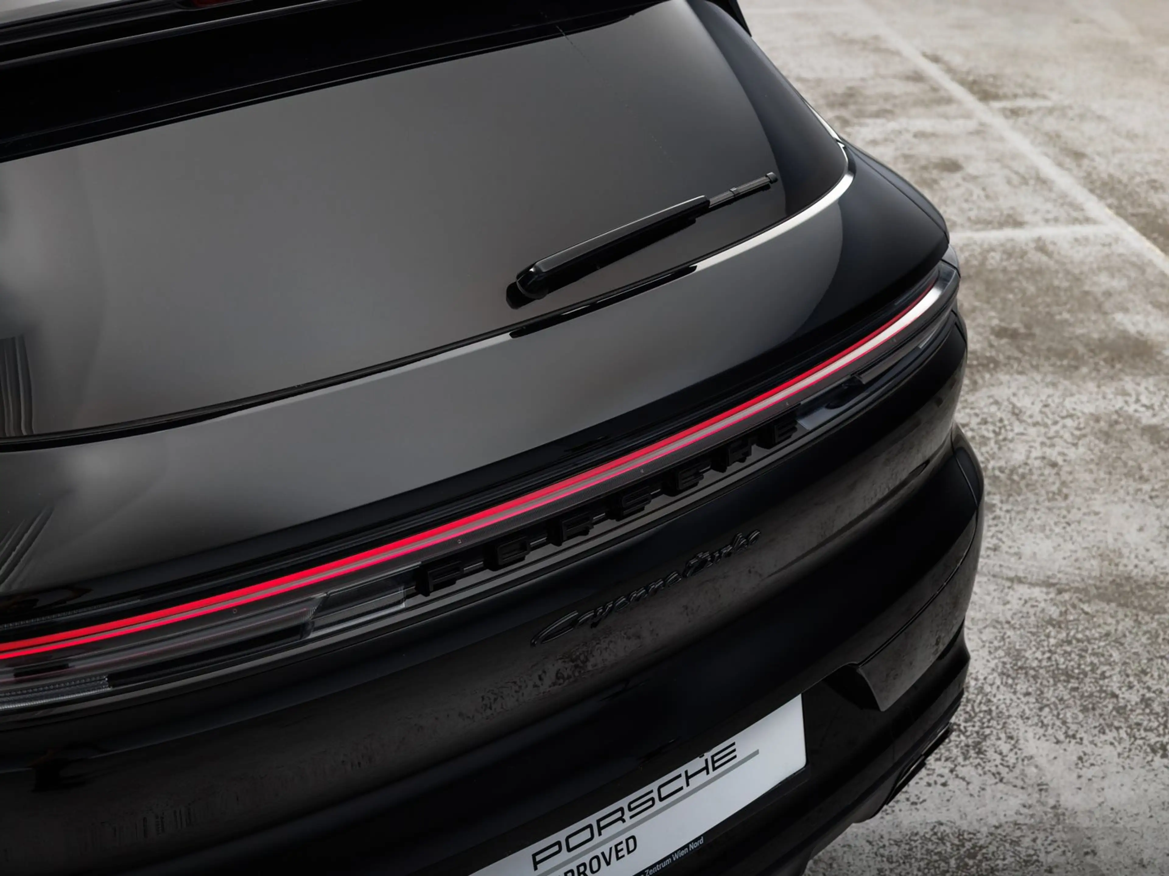 Porsche Cayenne Turbo E-Hybrid — photo 7