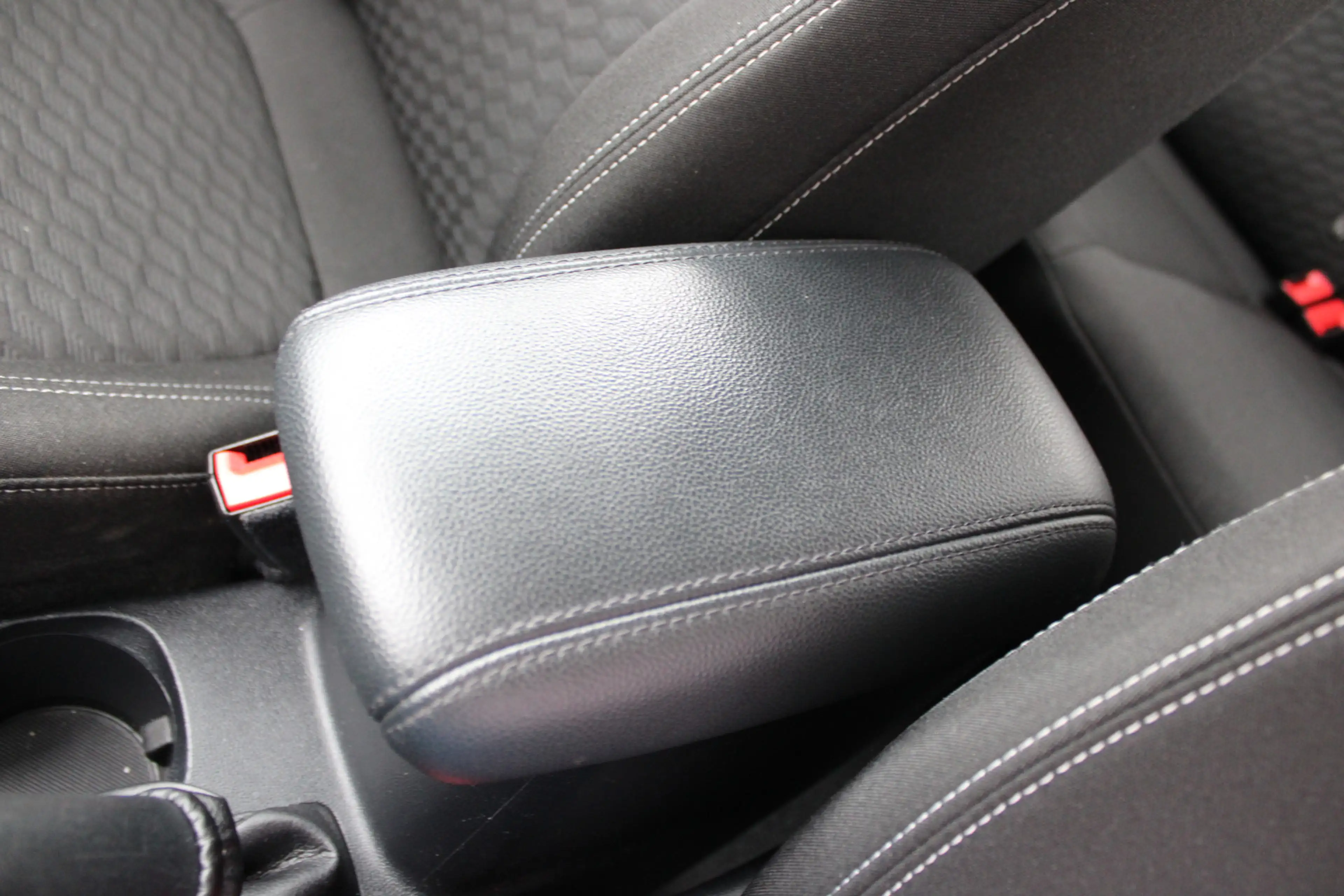 Ford Fiesta 1.0 EcoBoost Hybrid Titanium — photo 18