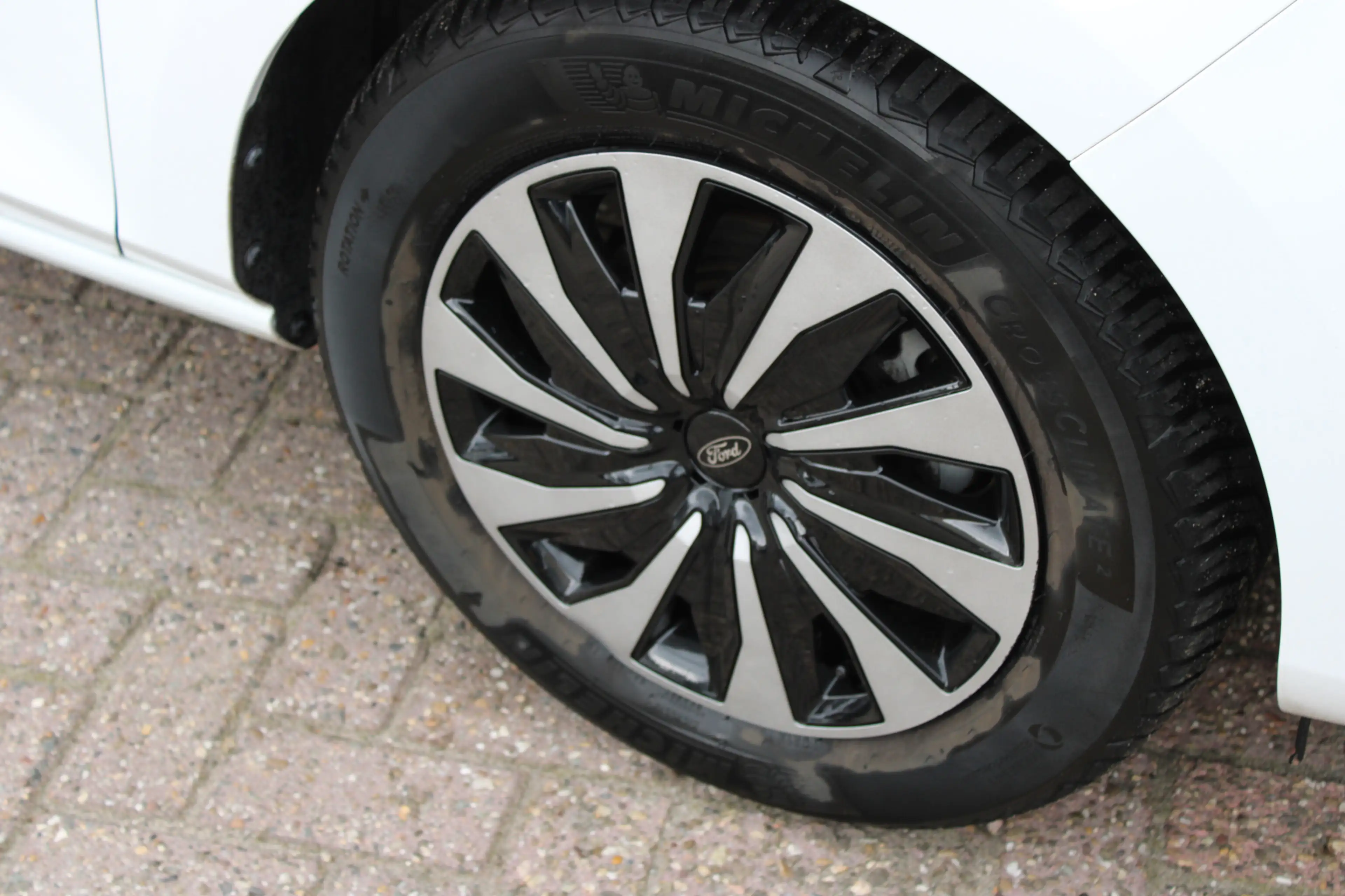 Ford Fiesta 1.0 EcoBoost Hybrid Titanium — photo 20