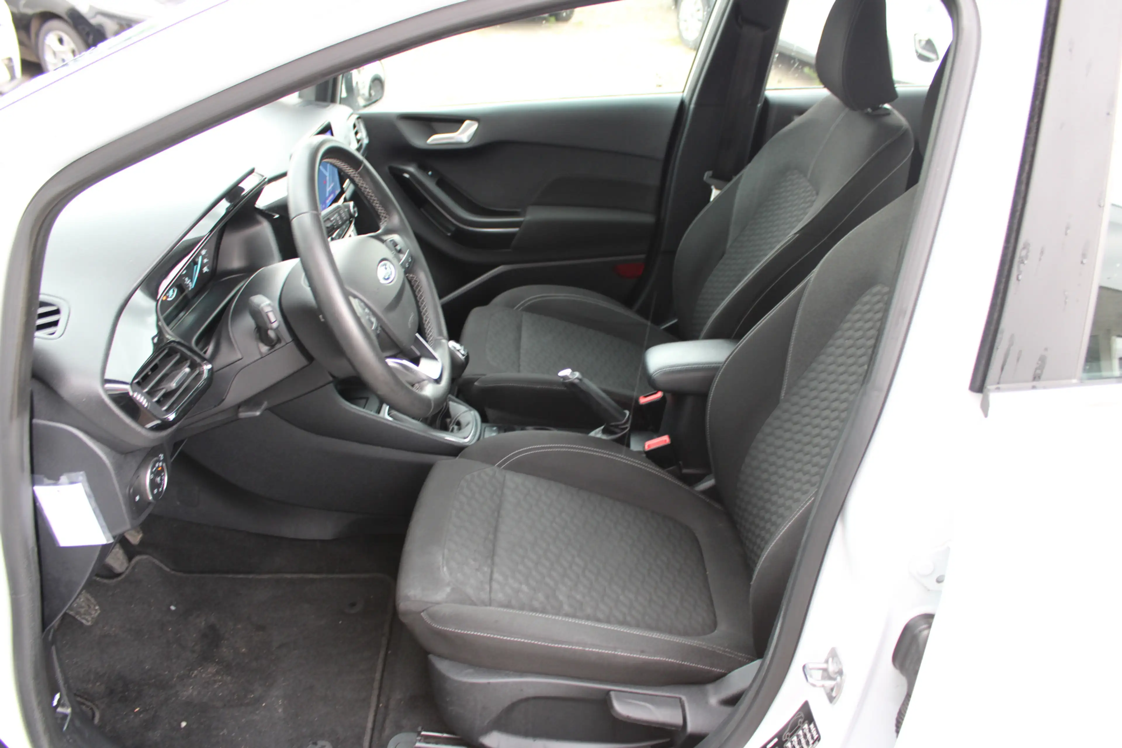 Ford Fiesta 1.0 EcoBoost Hybrid Titanium — photo 5