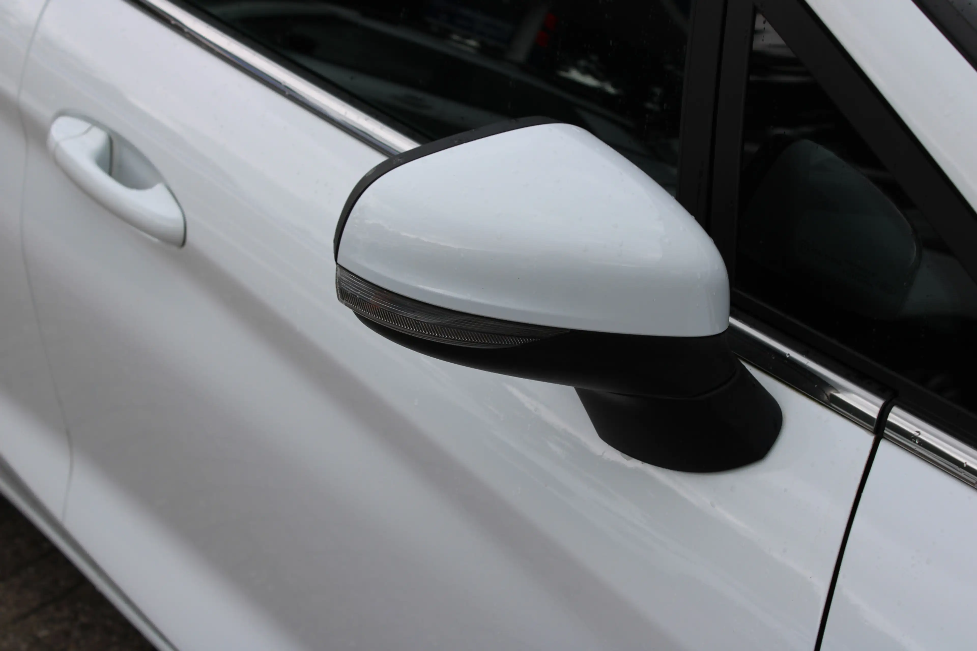 Ford Fiesta 1.0 EcoBoost Hybrid Titanium — photo 21