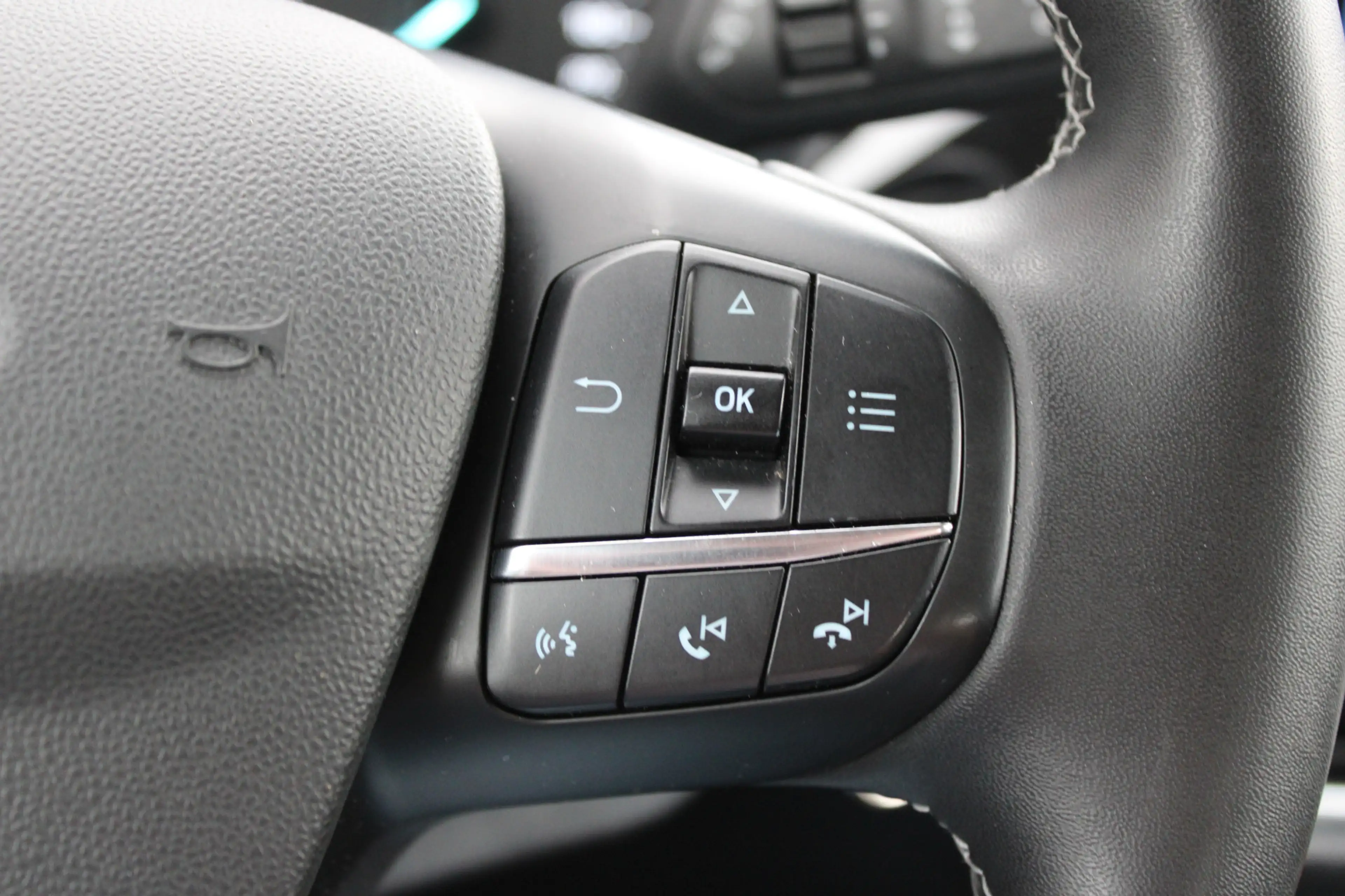 Ford Fiesta 1.0 EcoBoost Hybrid Titanium — photo 10