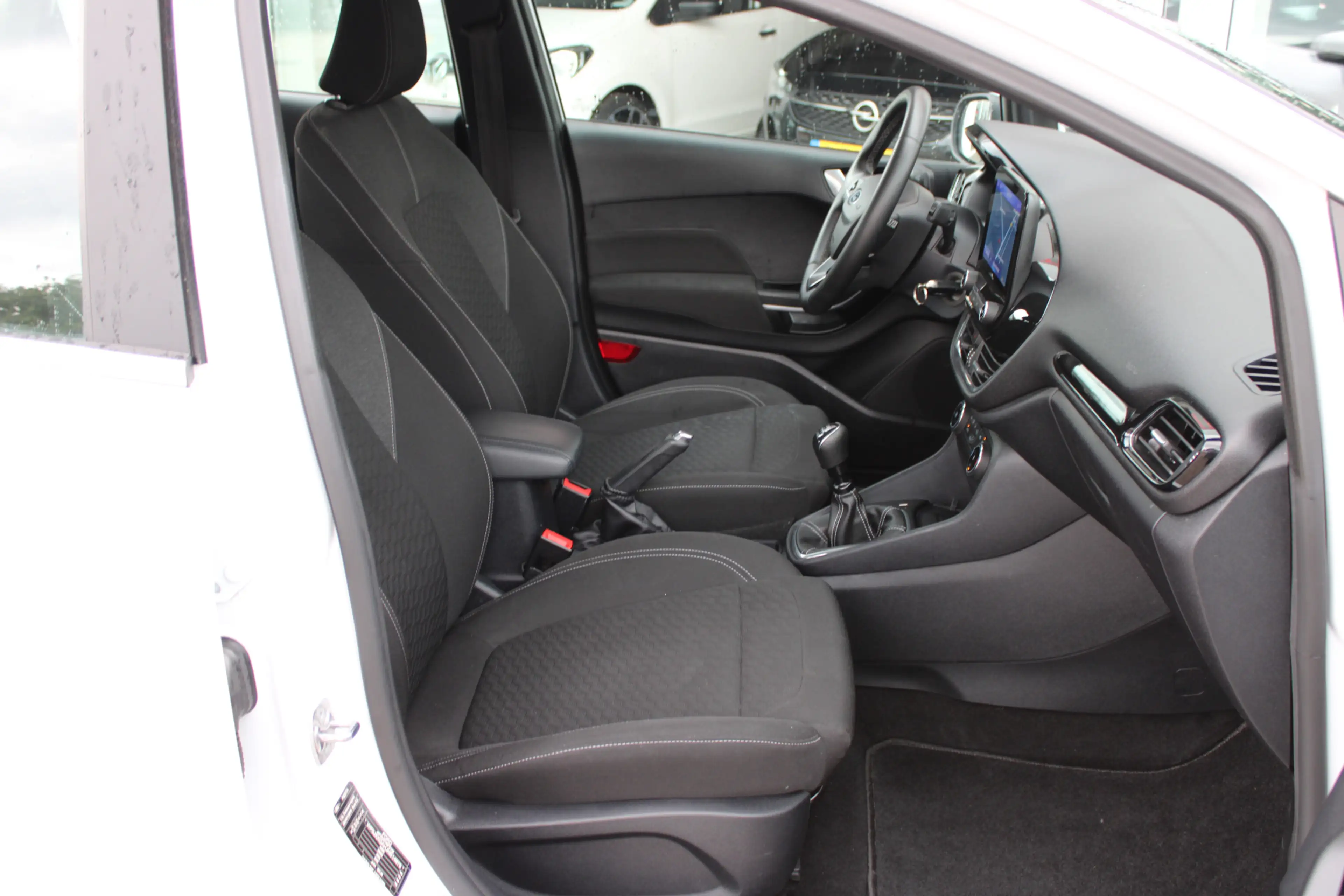 Ford Fiesta 1.0 EcoBoost Hybrid Titanium — photo 22