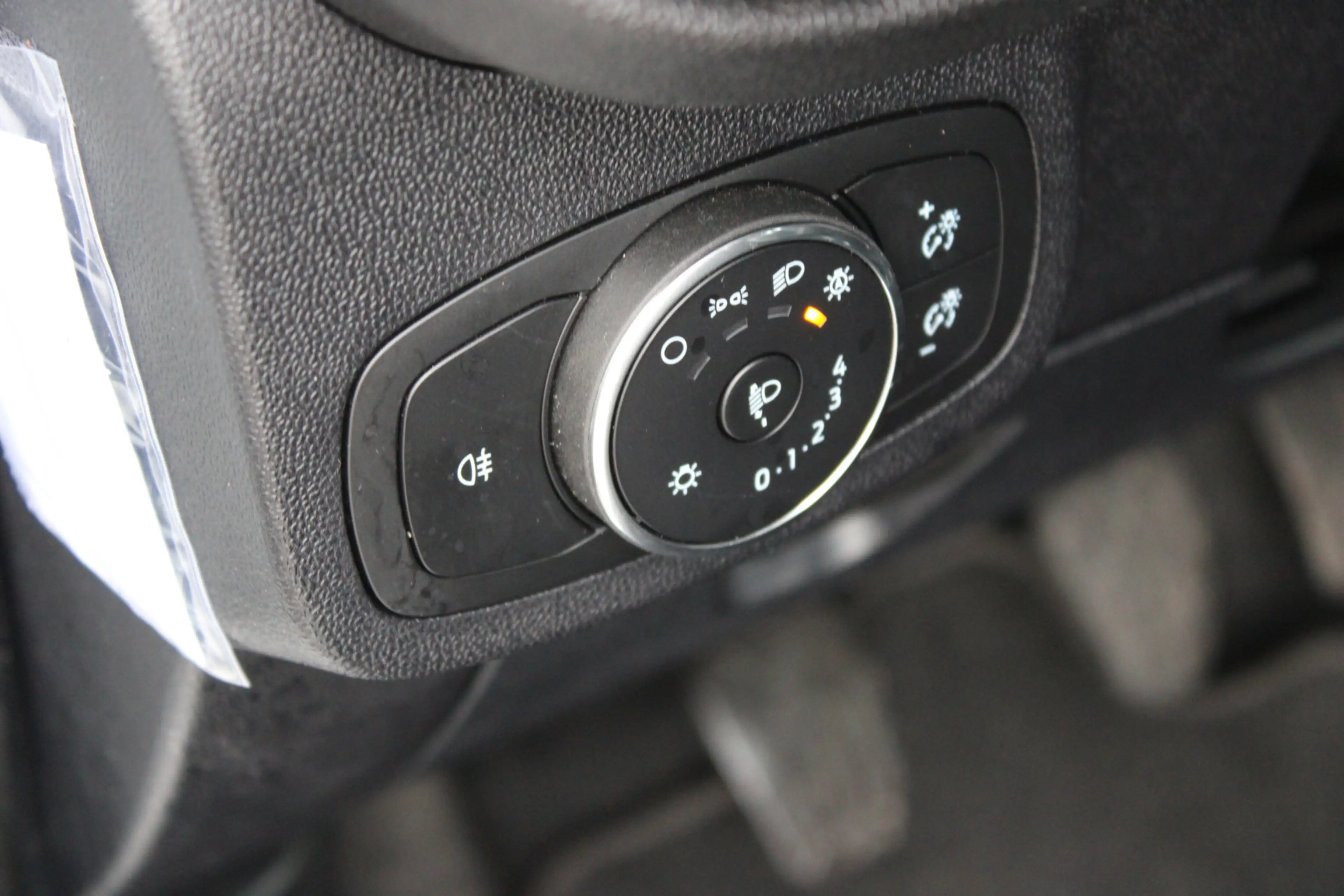 Ford Fiesta 1.0 EcoBoost Hybrid Titanium — photo 8