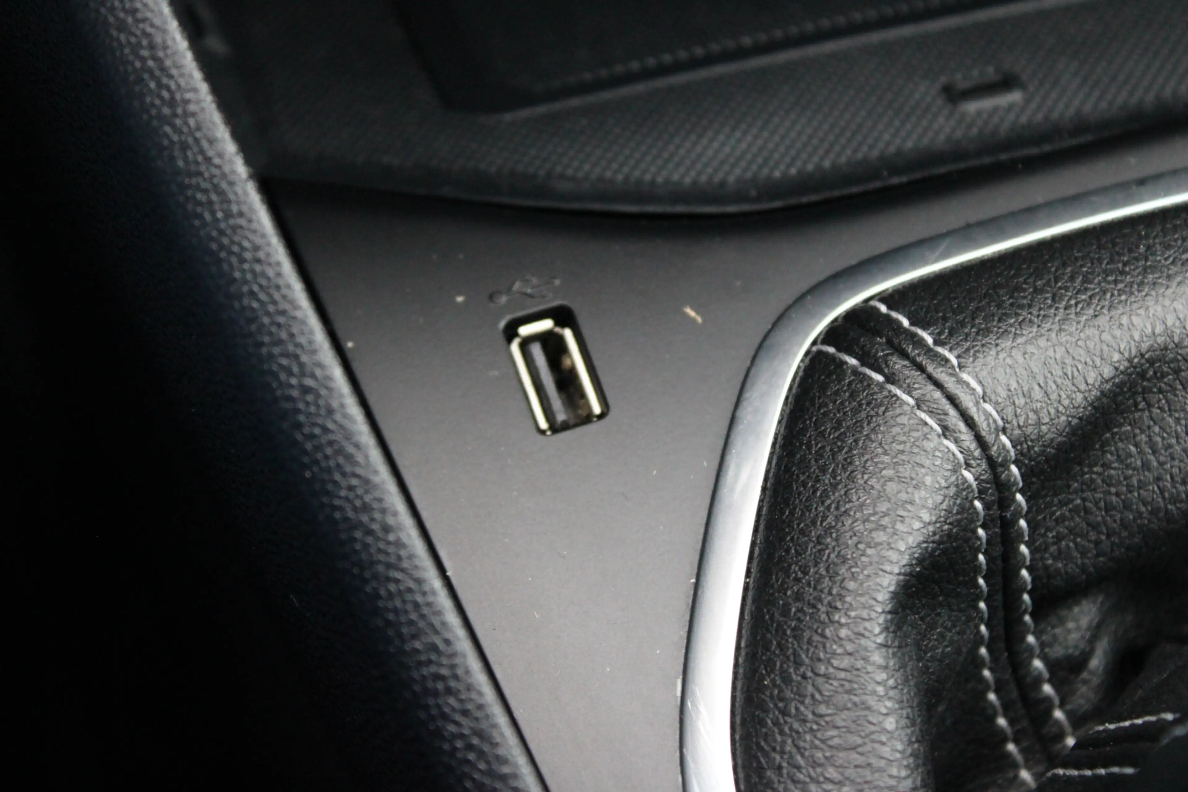 Ford Fiesta 1.0 EcoBoost Hybrid Titanium — photo 16