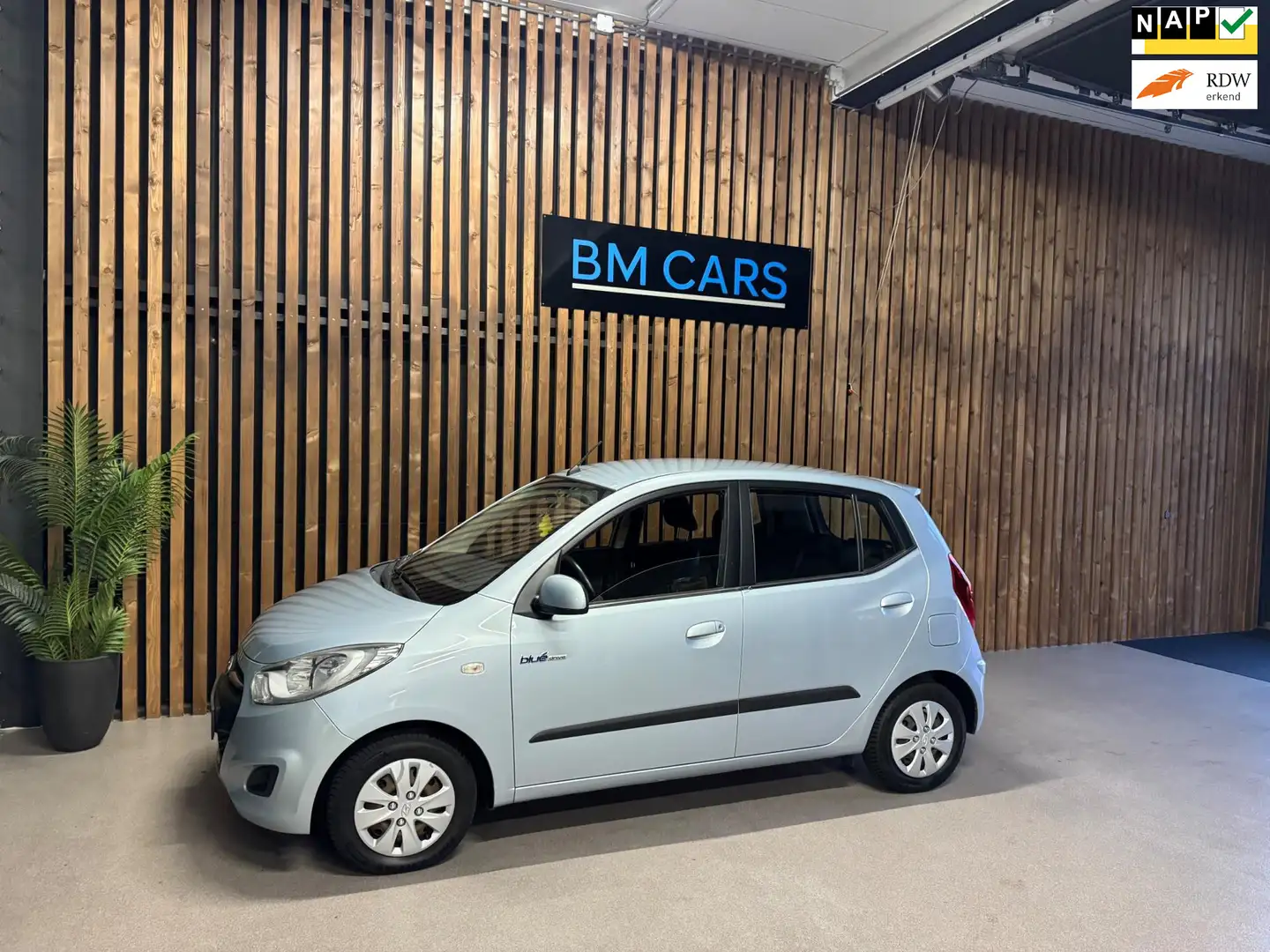 Hyundai i10 1.0 i-Drive Cool Airco, 2e Eig, Nieuwe APK Grijs - 1