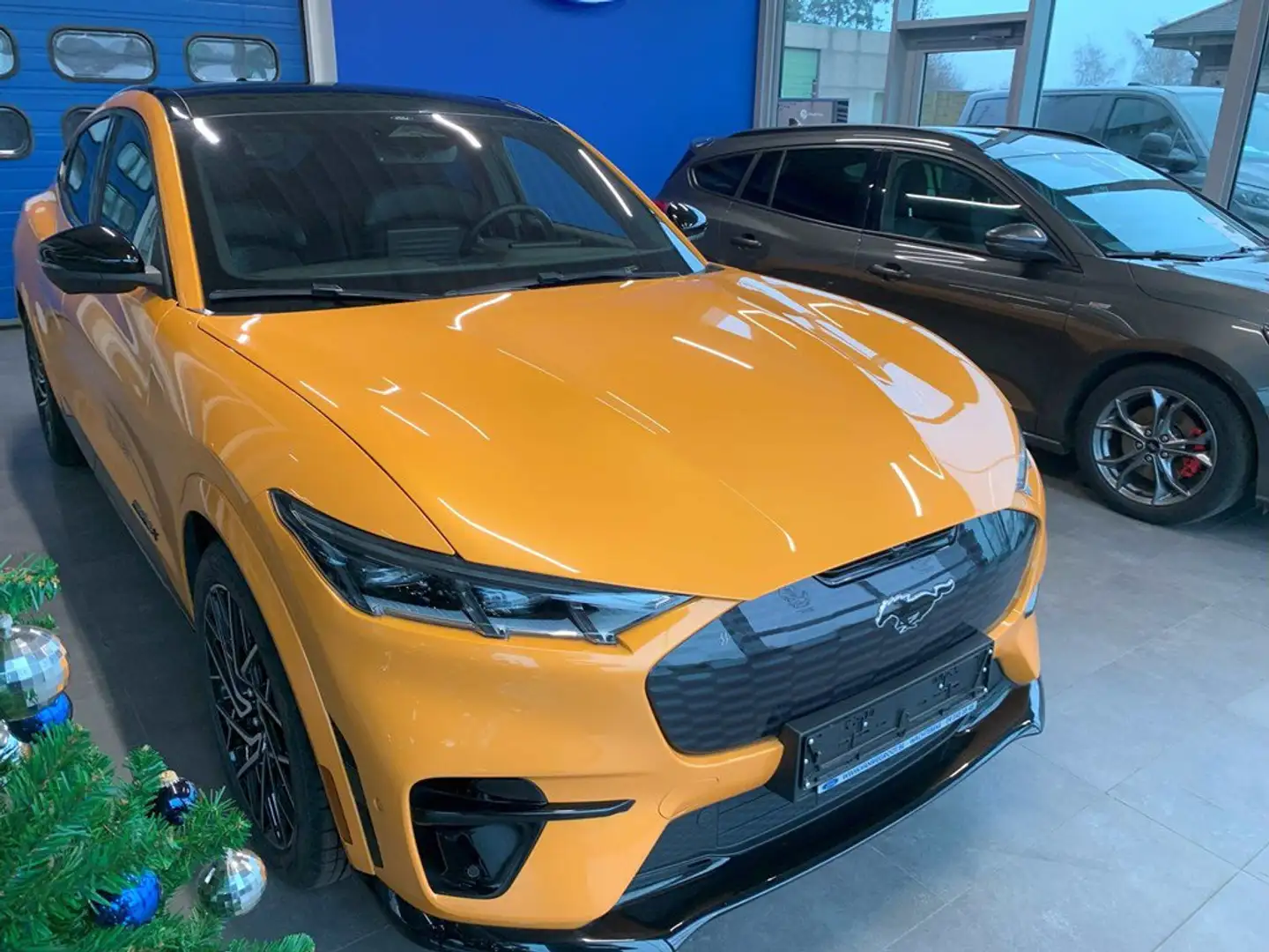 Ford Mustang Mach-E GT AWD 487pk  - 91kWH ext range Orange - 2