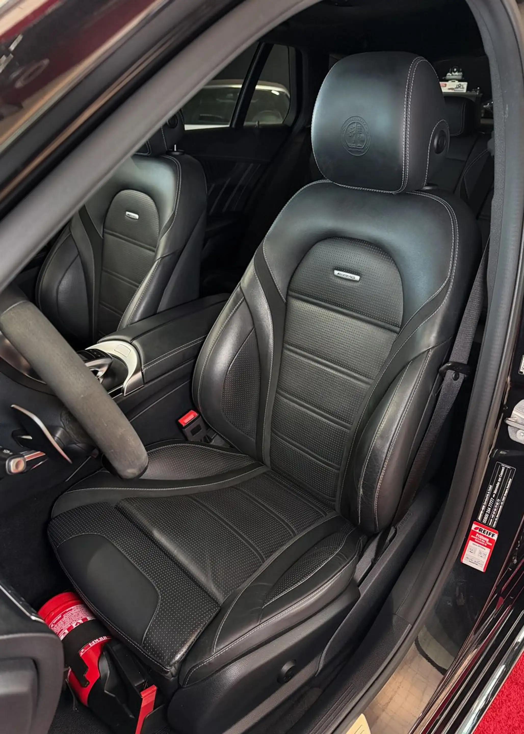 Mercedes-Benz C 63 AMG S MWST AHK Pano HU Widescreen Burmester — photo 17