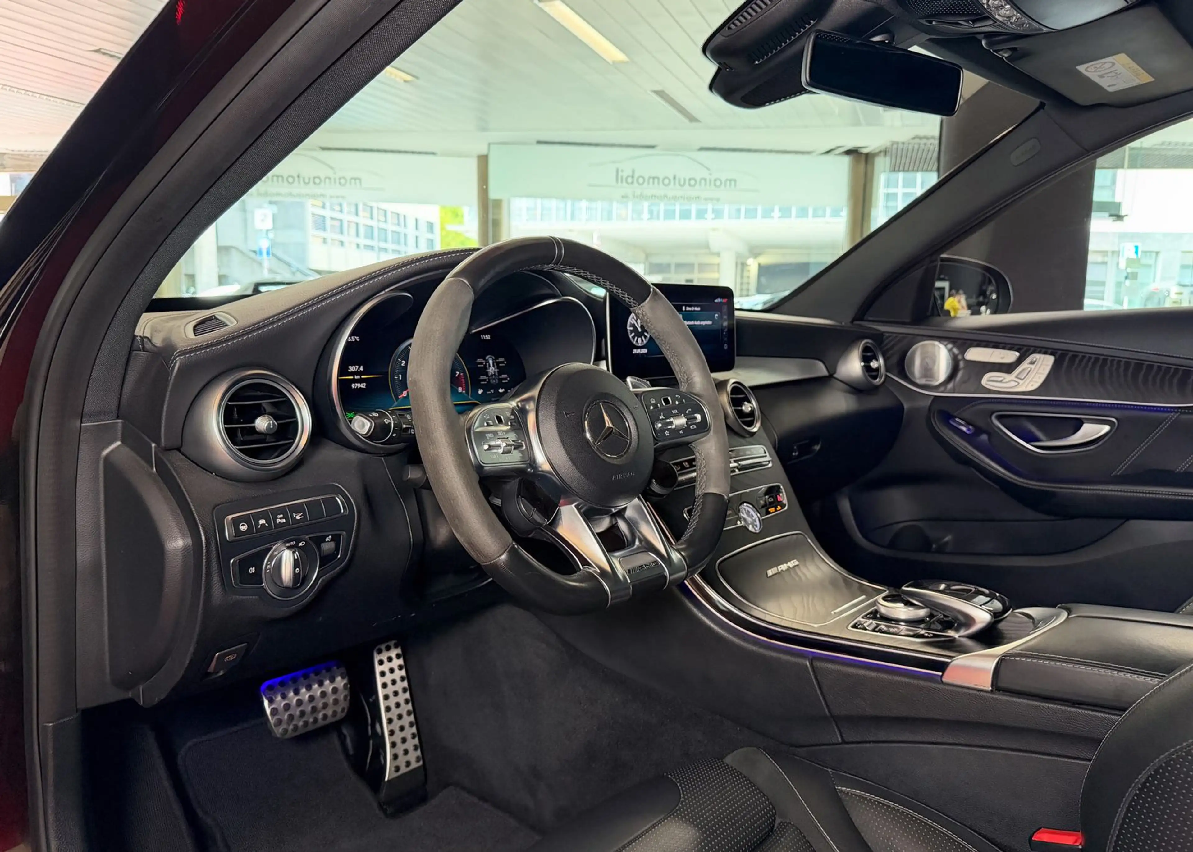 Mercedes-Benz C 63 AMG S MWST AHK Pano HU Widescreen Burmester — photo 18