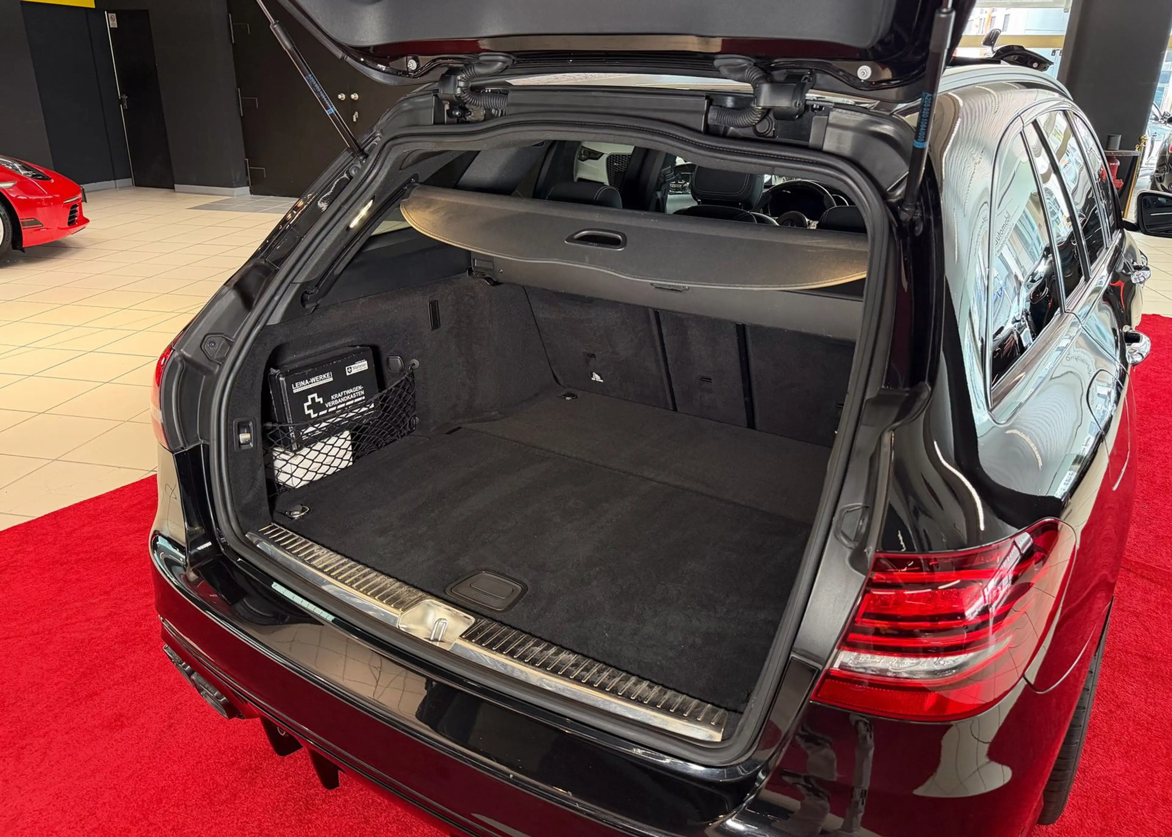 Mercedes-Benz C 63 AMG S MWST AHK Pano HU Widescreen Burmester — photo 39