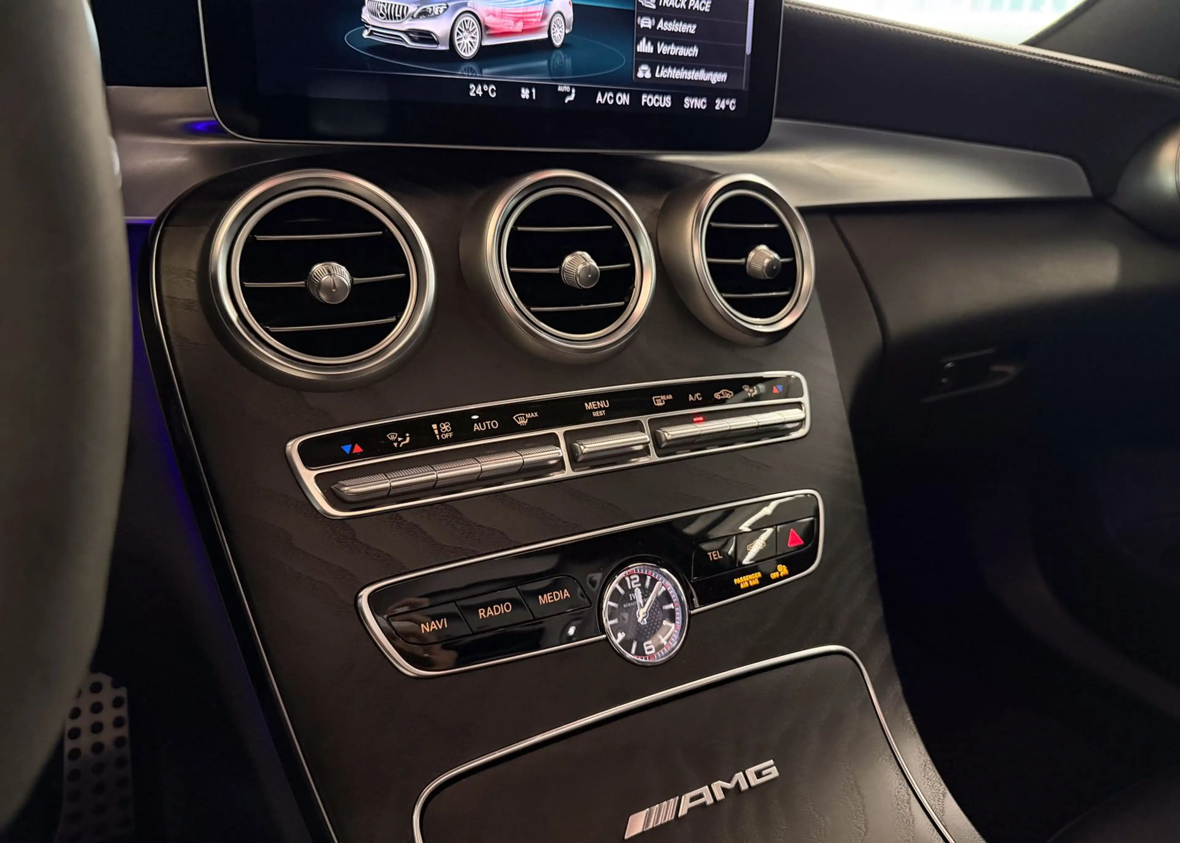 Mercedes-Benz C 63 AMG S MWST AHK Pano HU Widescreen Burmester — photo 26