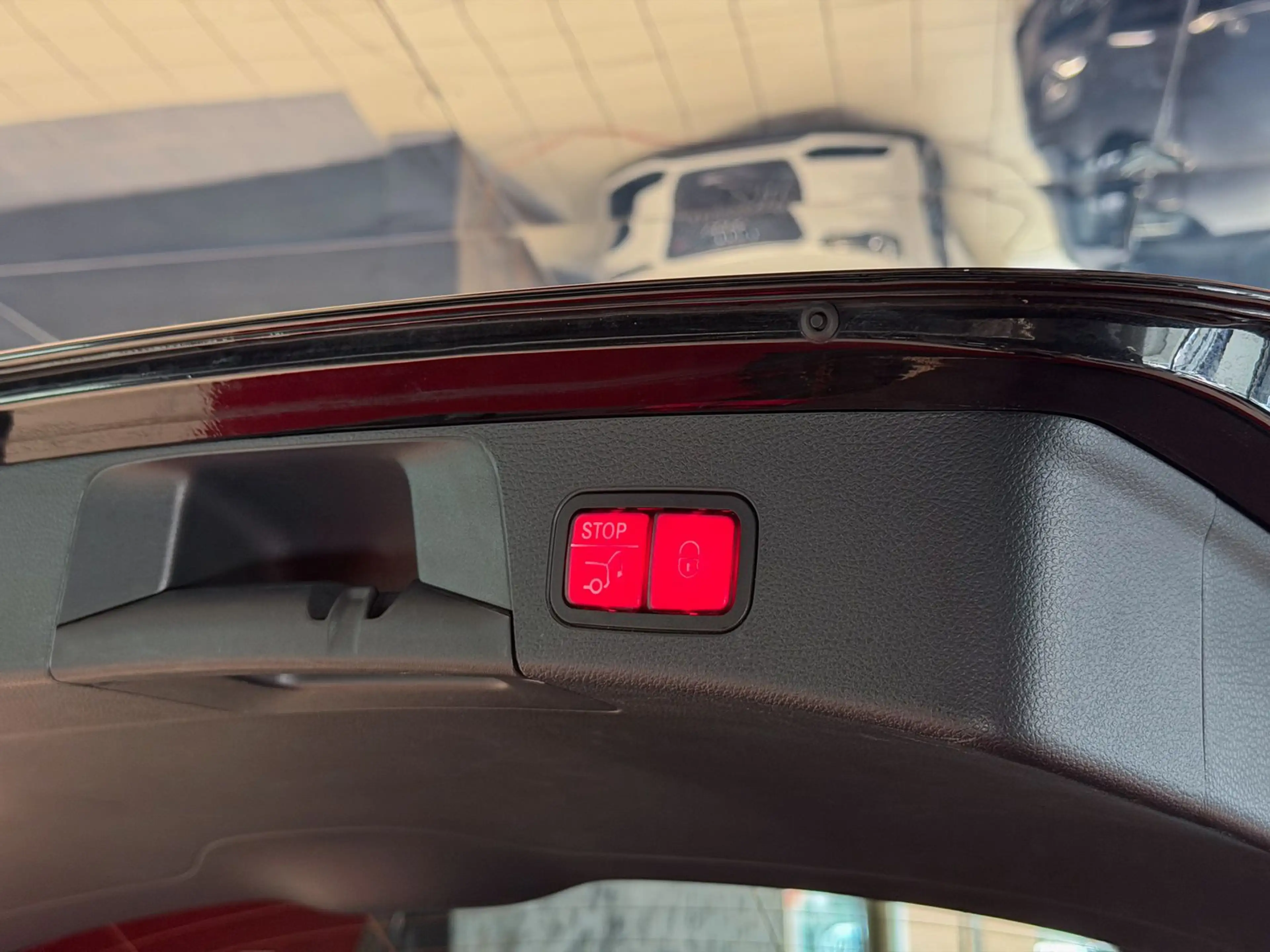 Mercedes-Benz C 63 AMG S MWST AHK Pano HU Widescreen Burmester — photo 40
