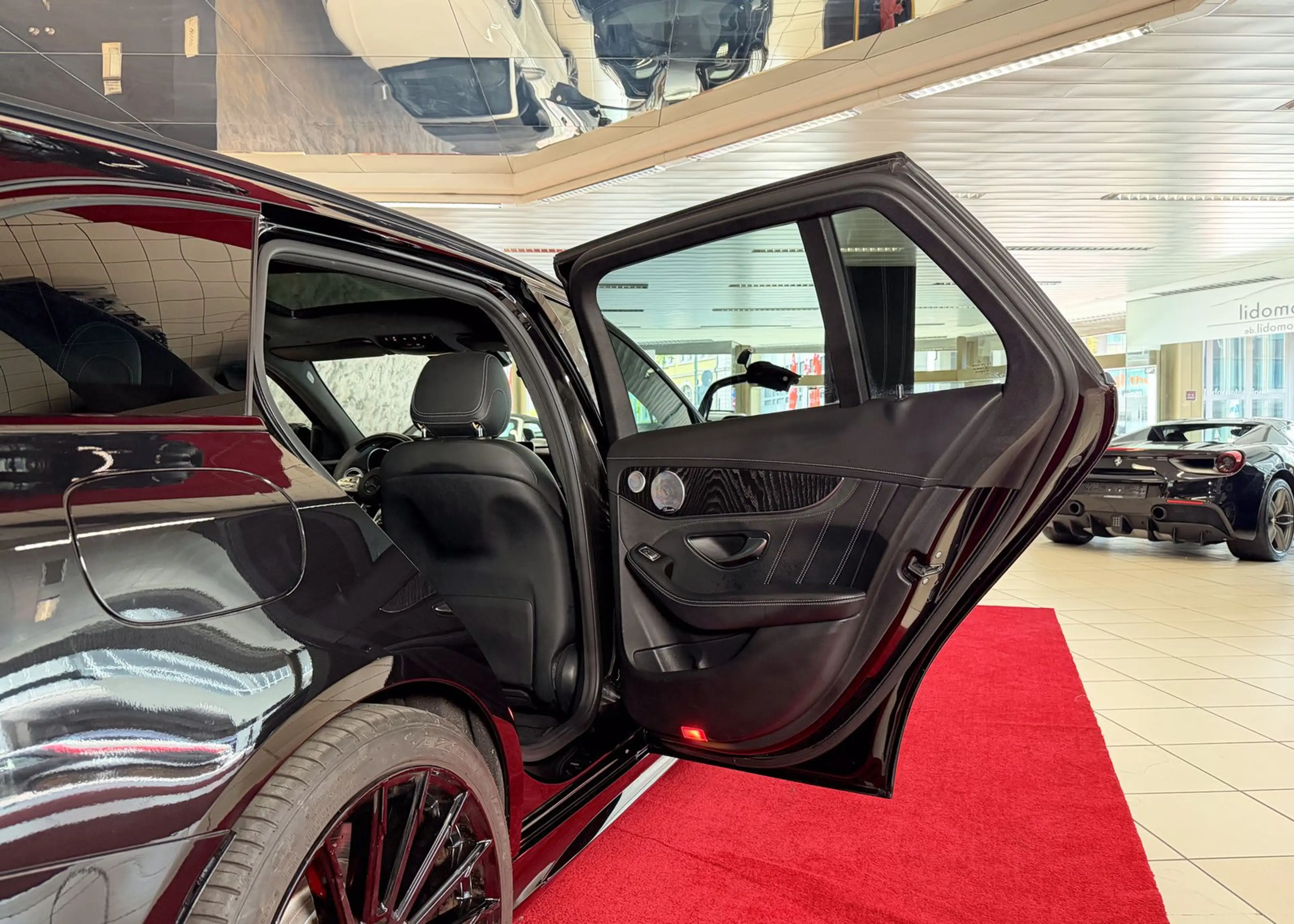 Mercedes-Benz C 63 AMG S MWST AHK Pano HU Widescreen Burmester — photo 37