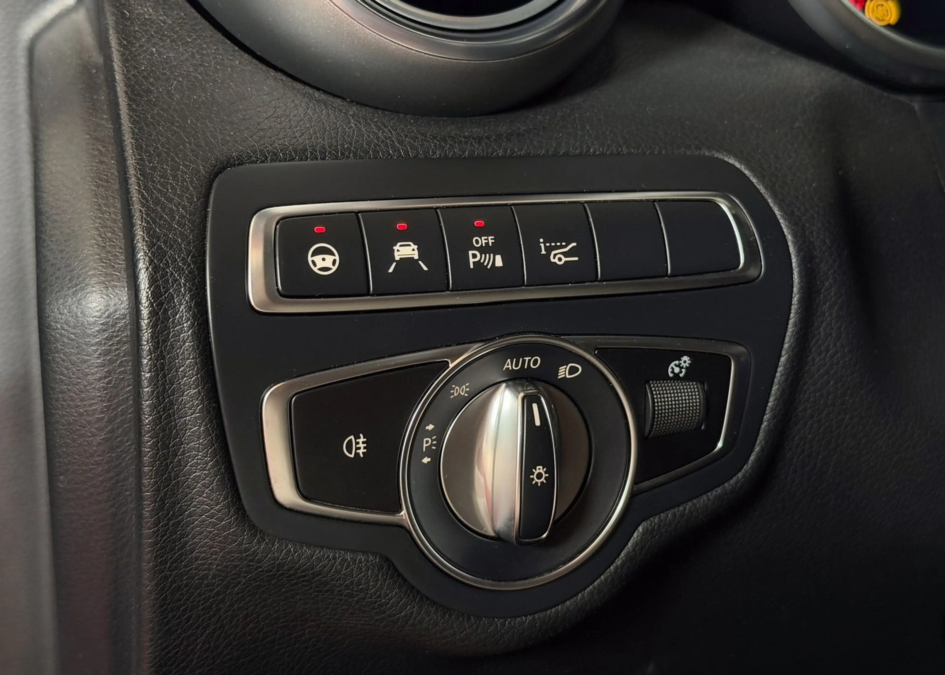 Mercedes-Benz C 63 AMG S MWST AHK Pano HU Widescreen Burmester — photo 19