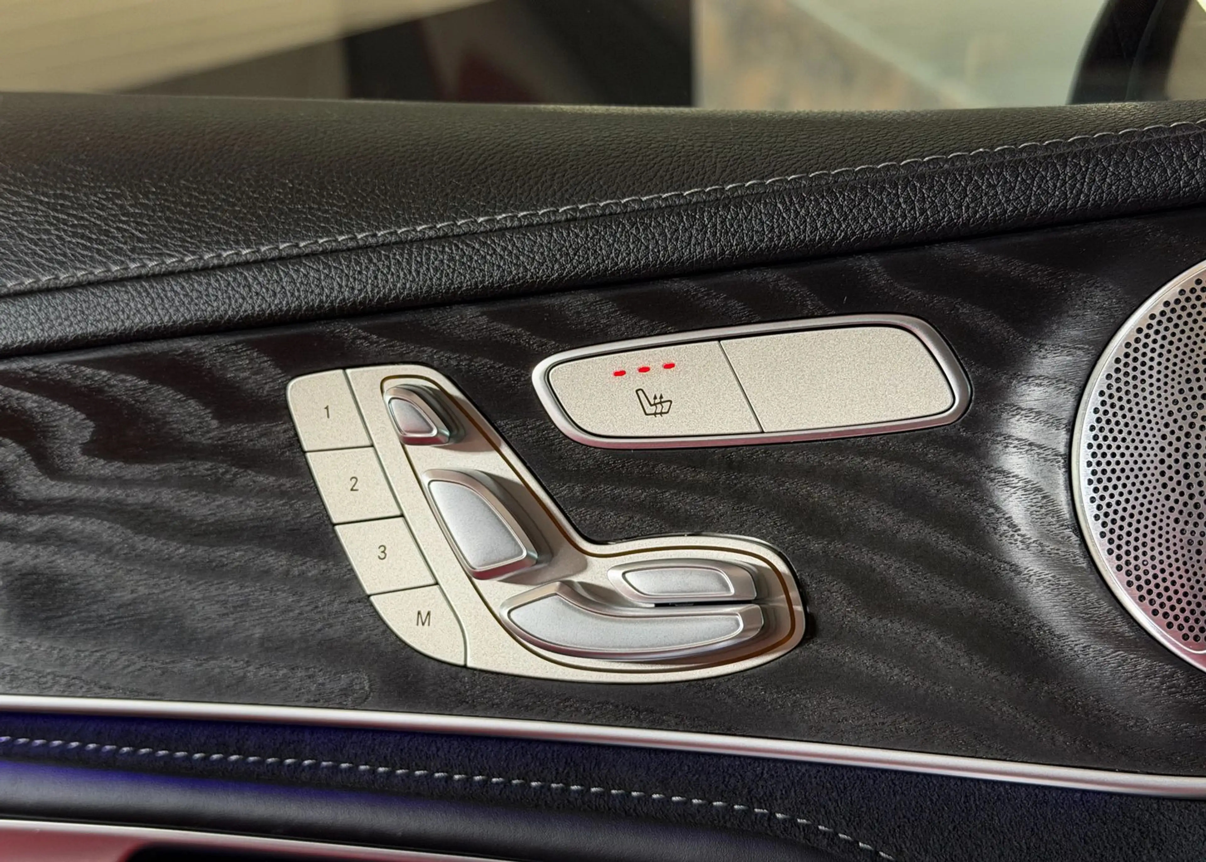 Mercedes-Benz C 63 AMG S MWST AHK Pano HU Widescreen Burmester — photo 14