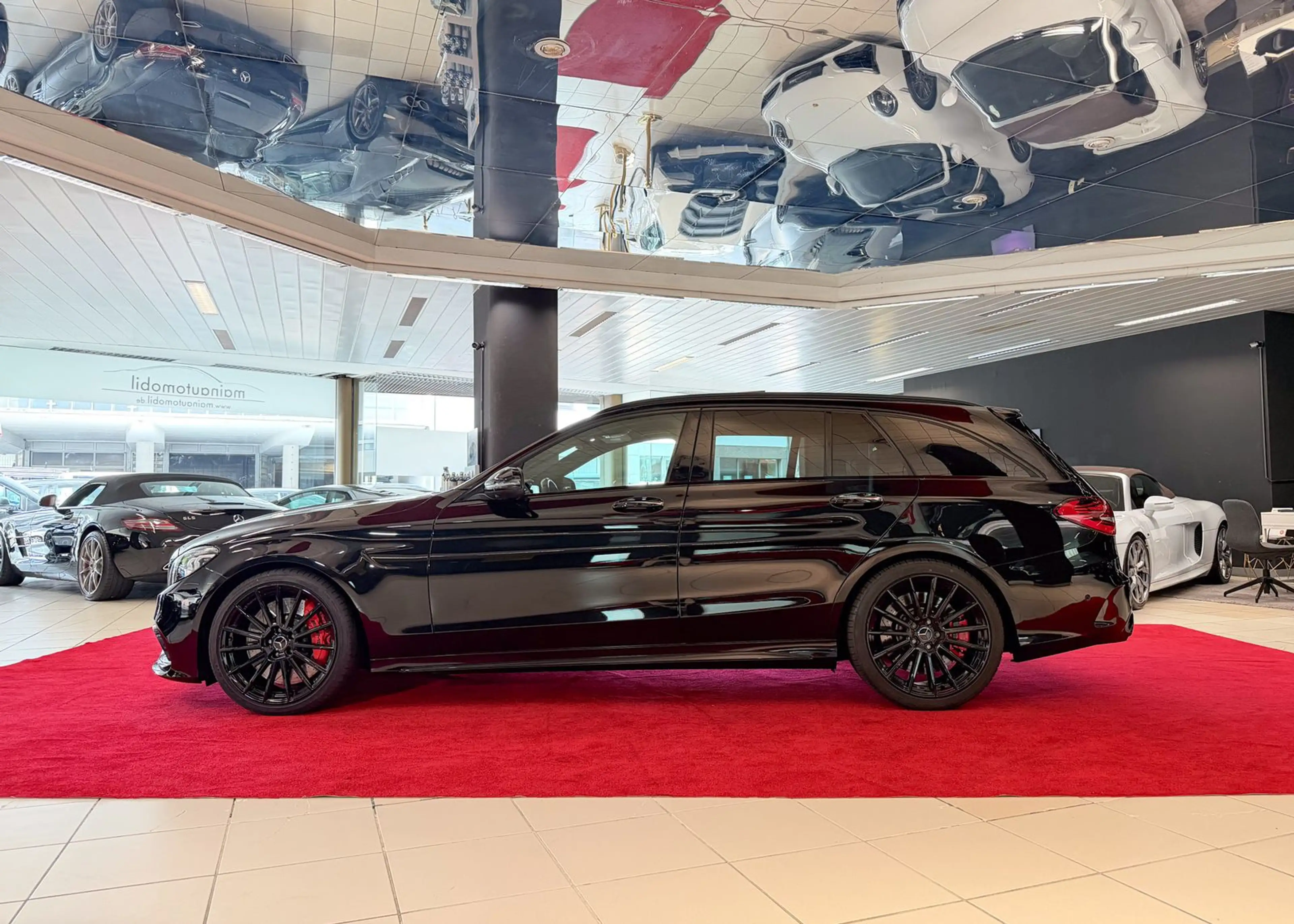Mercedes-Benz C 63 AMG S MWST AHK Pano HU Widescreen Burmester — photo 4