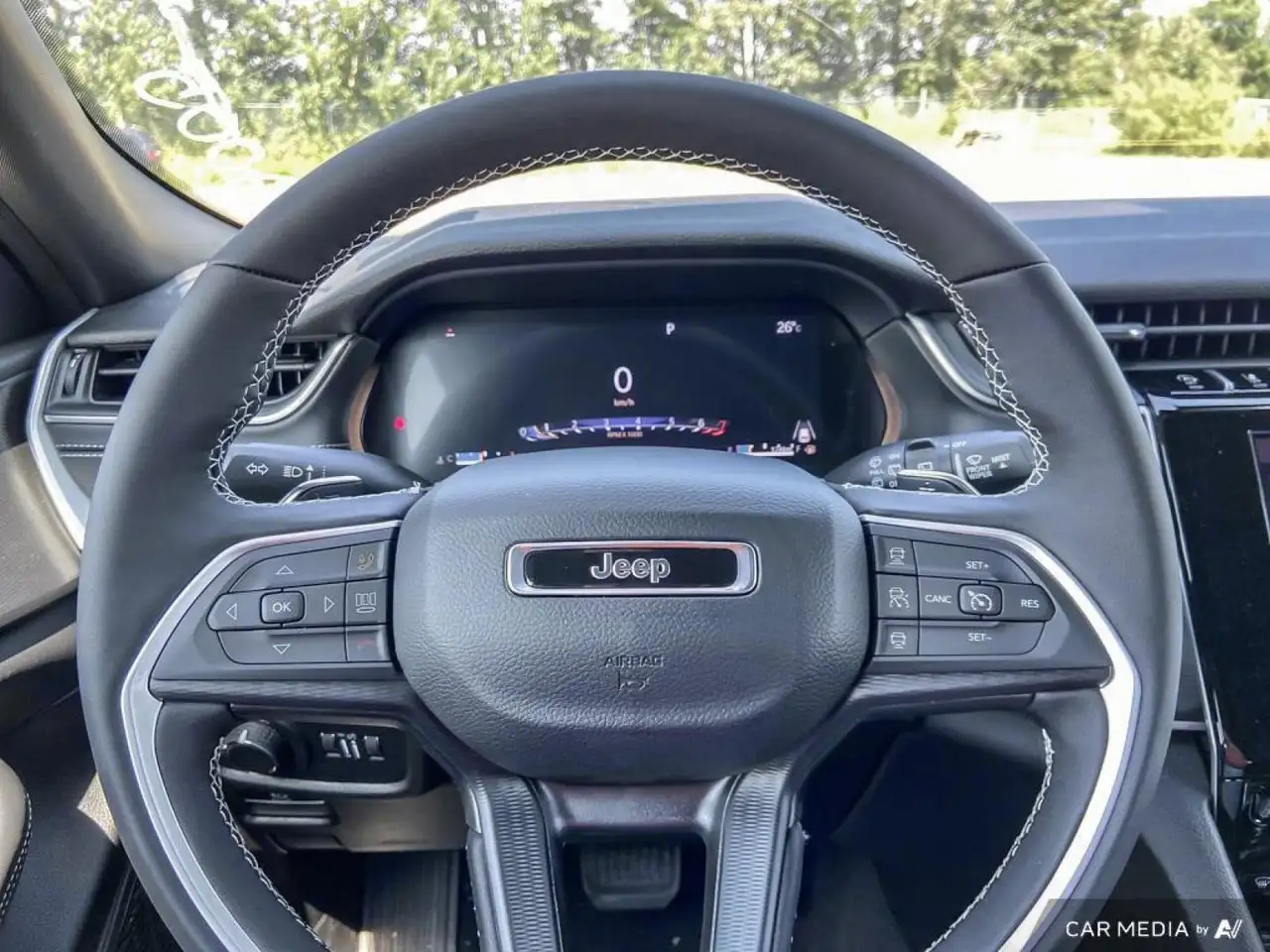 Jeep Grand Cherokee снимка Jeep Grand Cherokee