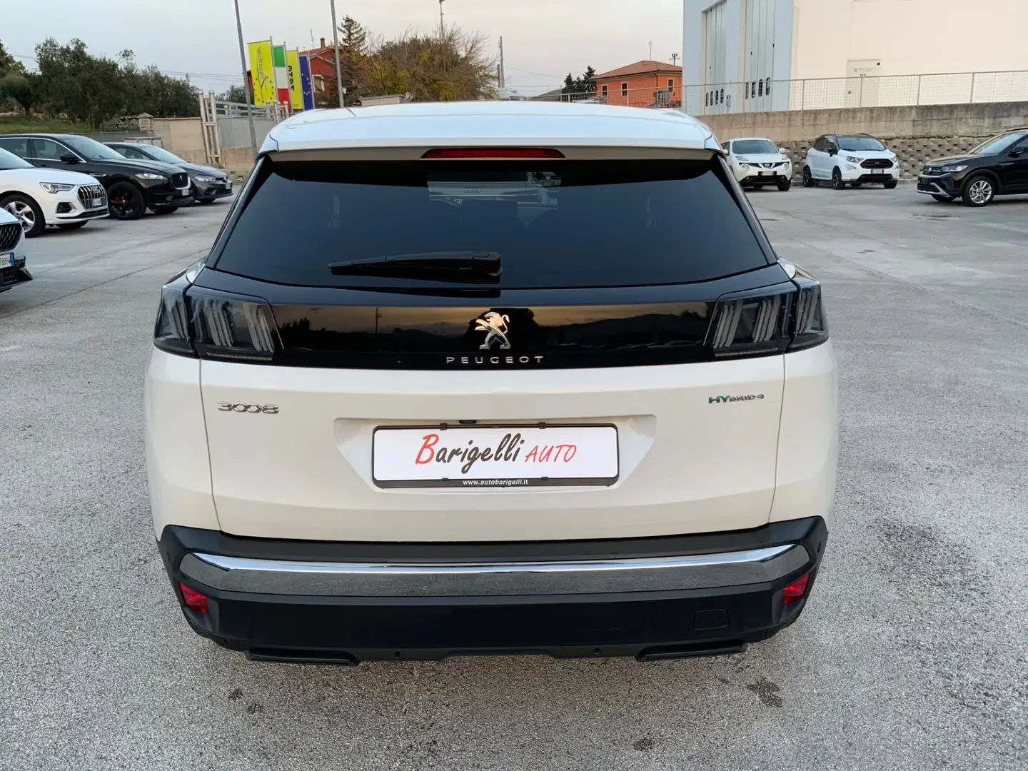 Peugeot 3008 3008 Hybrid4 300 e-EAT8 Allure Pack Weiß - 2