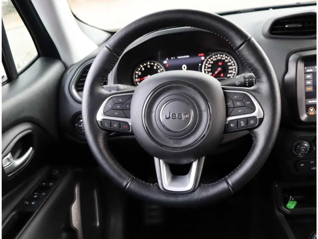 Jeep Renegade S-EDITION e-HYBRID 1.5 GSE T4 48V 130PS DCT 4x2 NA, миниатюра 16