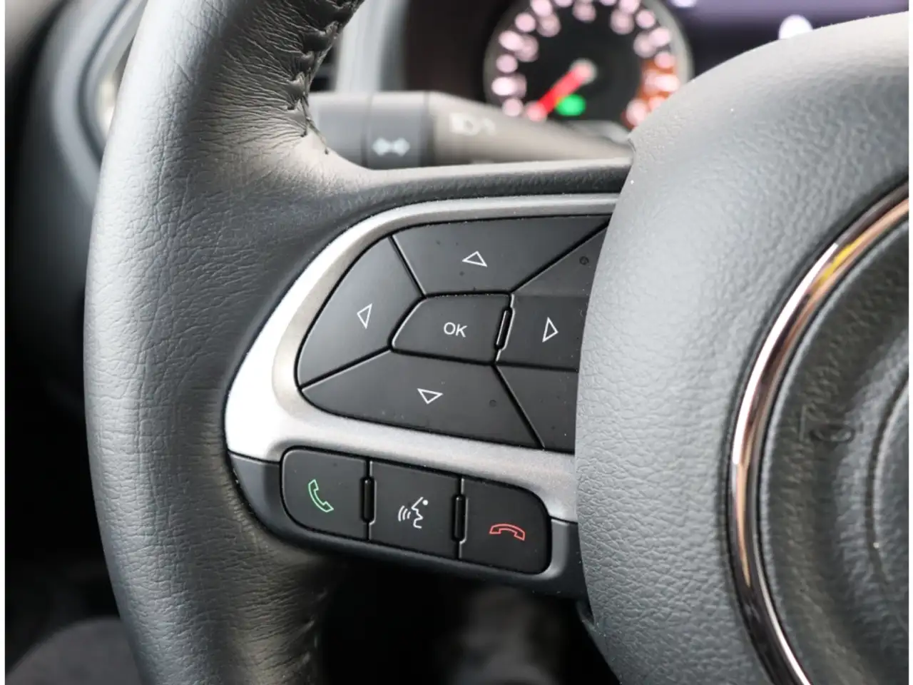 Jeep Renegade S-EDITION e-HYBRID 1.5 GSE T4 48V 130PS DCT 4x2 NA, миниатюра 22